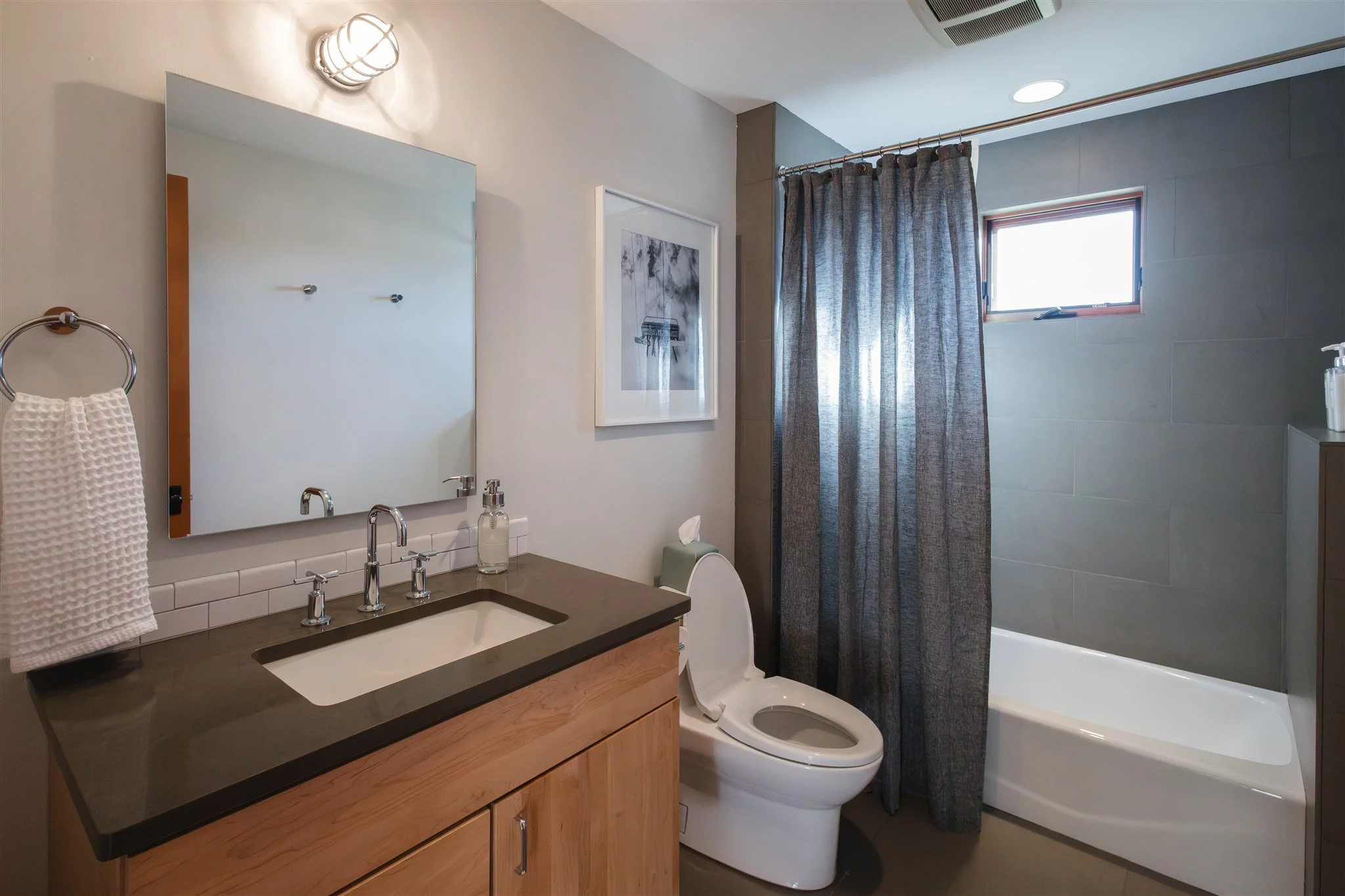 MeadowHouse_WideAngle-18.jpg