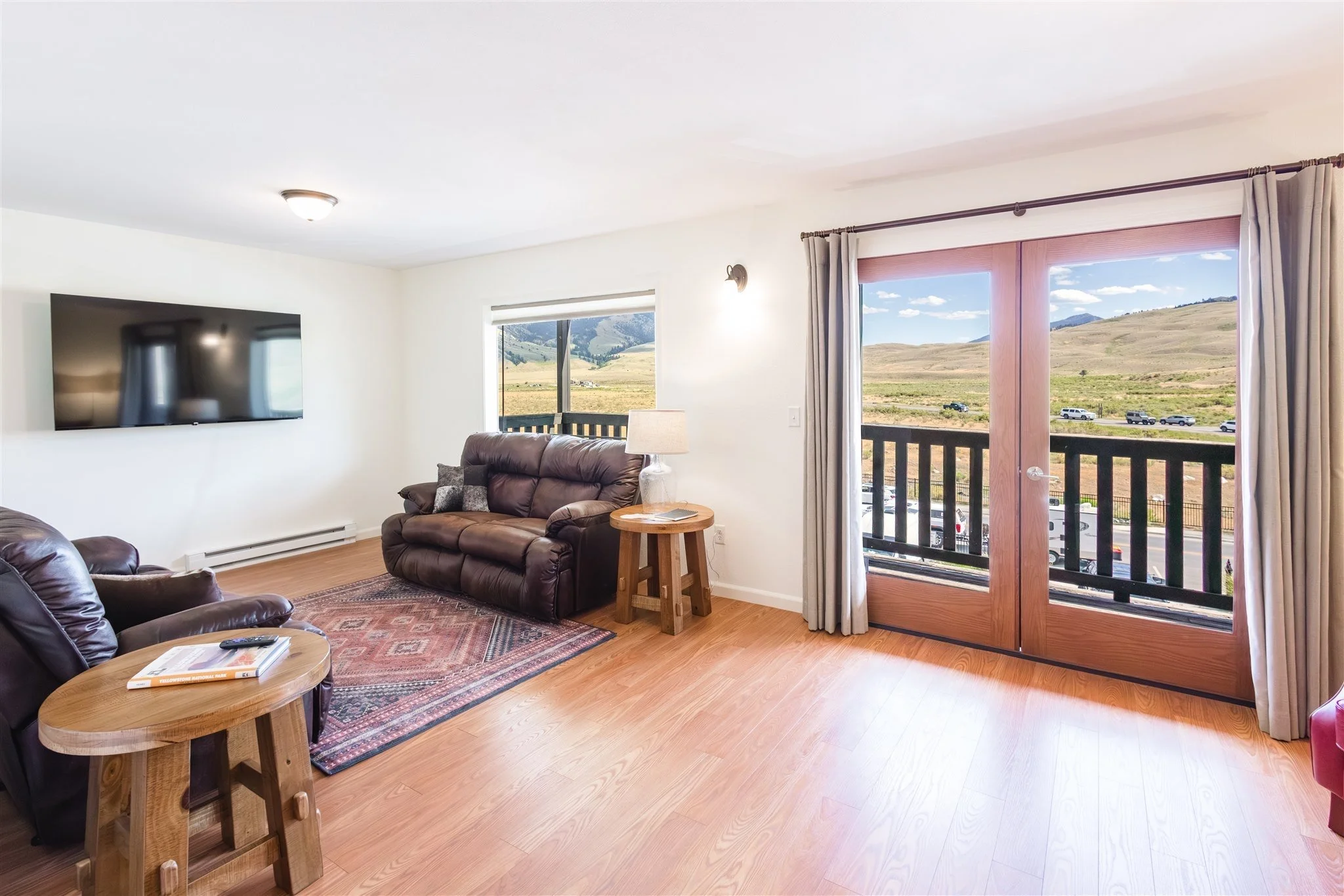 YellowstoneOutpost_Listing-24.jpg