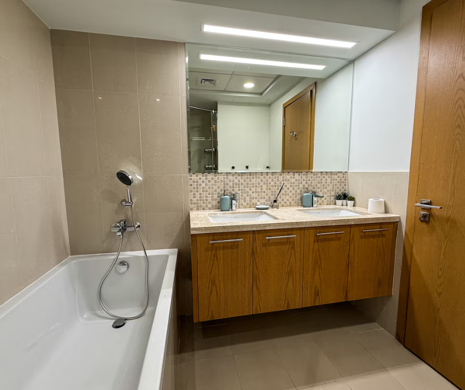 Untitled design - 2025-09-23T201432.793.png