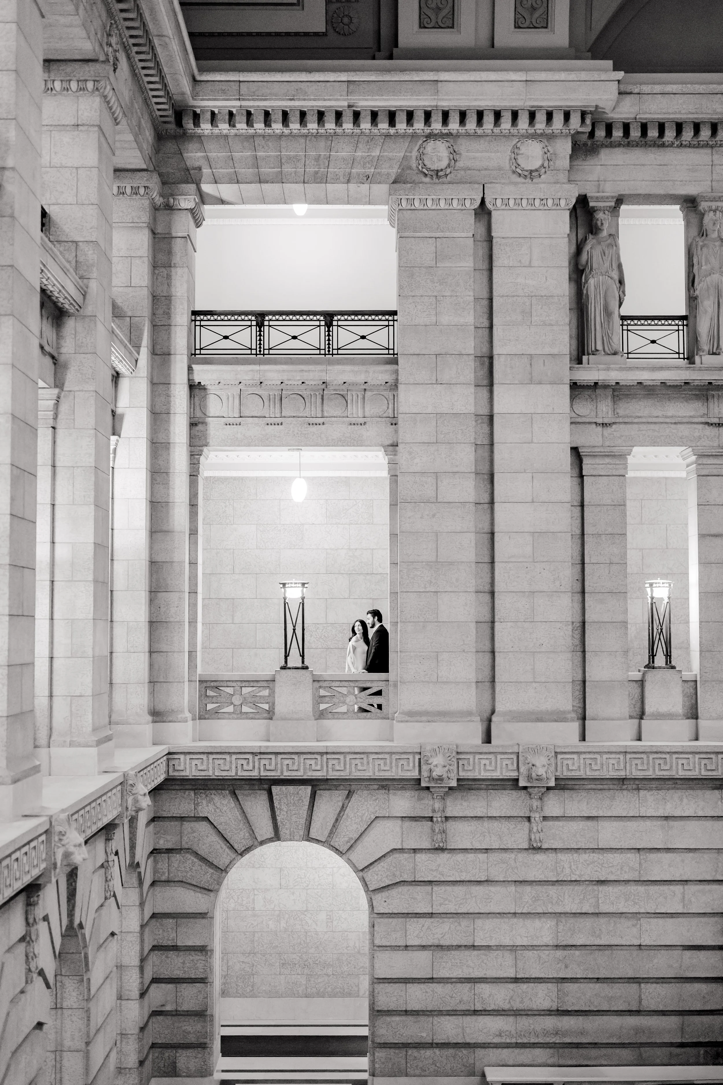 Evan&ChelseaBW-7402609.jpg