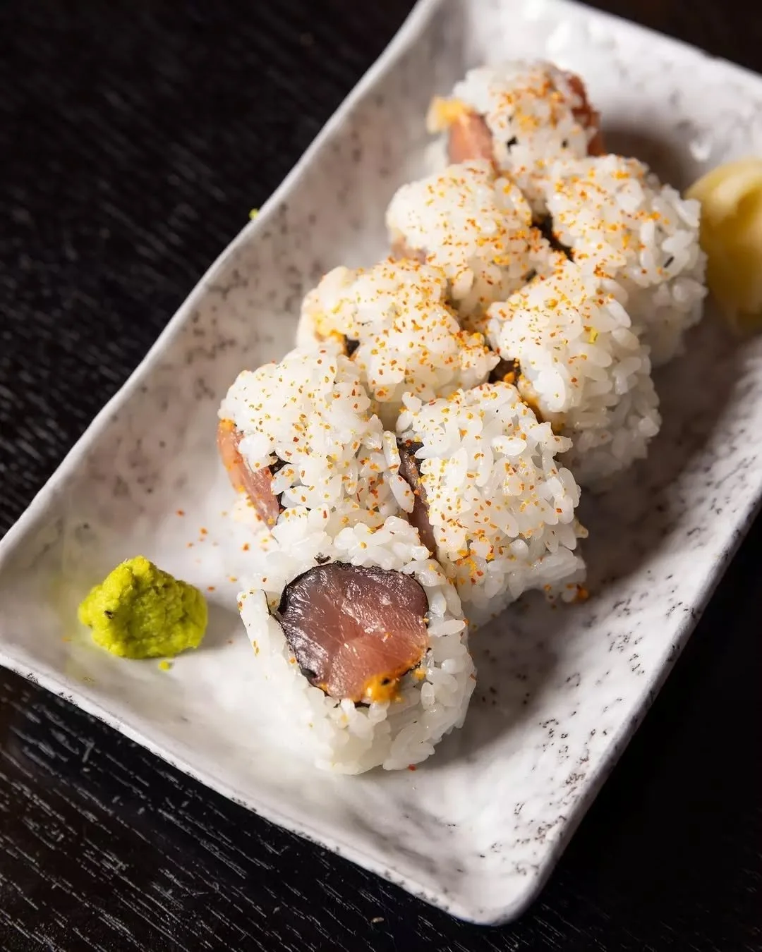 寿司ロール
Sushi Roll

A perfect bite every time. Fresh ingredients, delicate balance, and a little Hayashi magic.