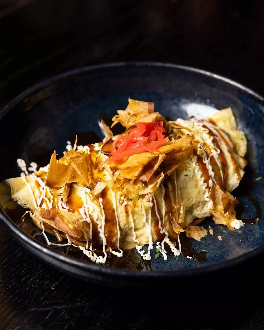 オムそば
Omu Soba

Golden omelette, stir-fried noodles, and a touch of sweet sauce... a Japanese classic with plenty of soul.