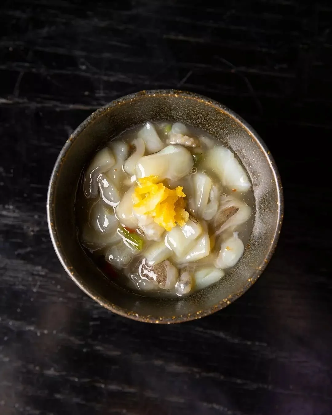 タコわさ
Takowasa

A small dish with plenty of character. Wasabi-cured octopus delivering a clean kick and a lingering finish.