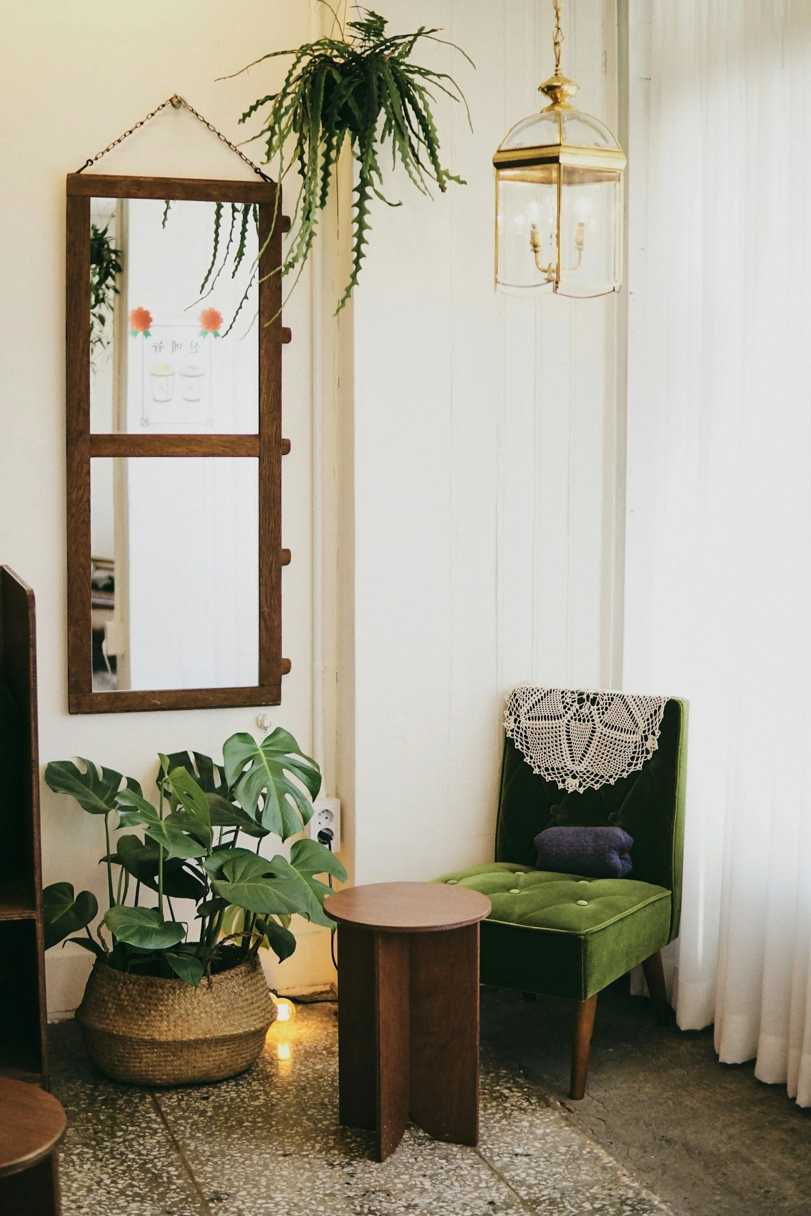 Vintage Furniture: Add Character and Consciousness to Your Spring Decor