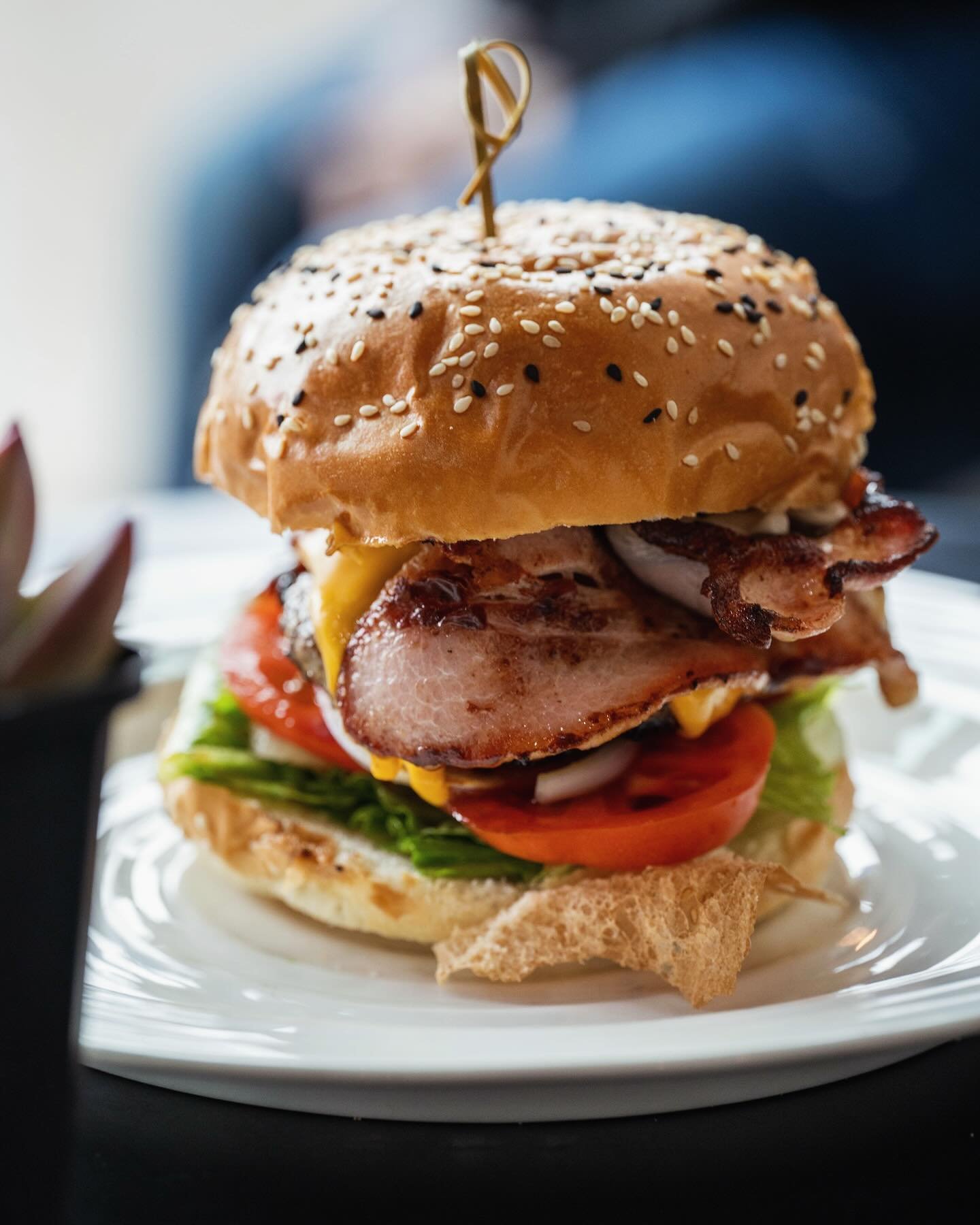 Savour the taste of perfection! Our burgers are here to elevate your dining experience. Treat yourself at Cafe Raon 🍔😋

#cafe #coffee #coffeetime #coffeelover #coffeeshop #barista #baristadaily #cafefood #burger #foodiegram