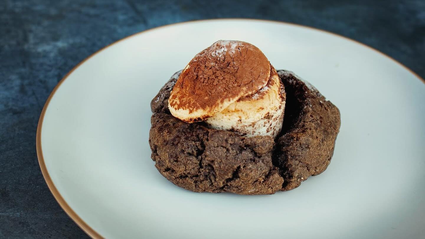 Try our new S&rsquo;more Cookie! A delicious treat that pairs perfectly with our coffee. 

#cookie #cafe #cafefood #coffee #caferaon