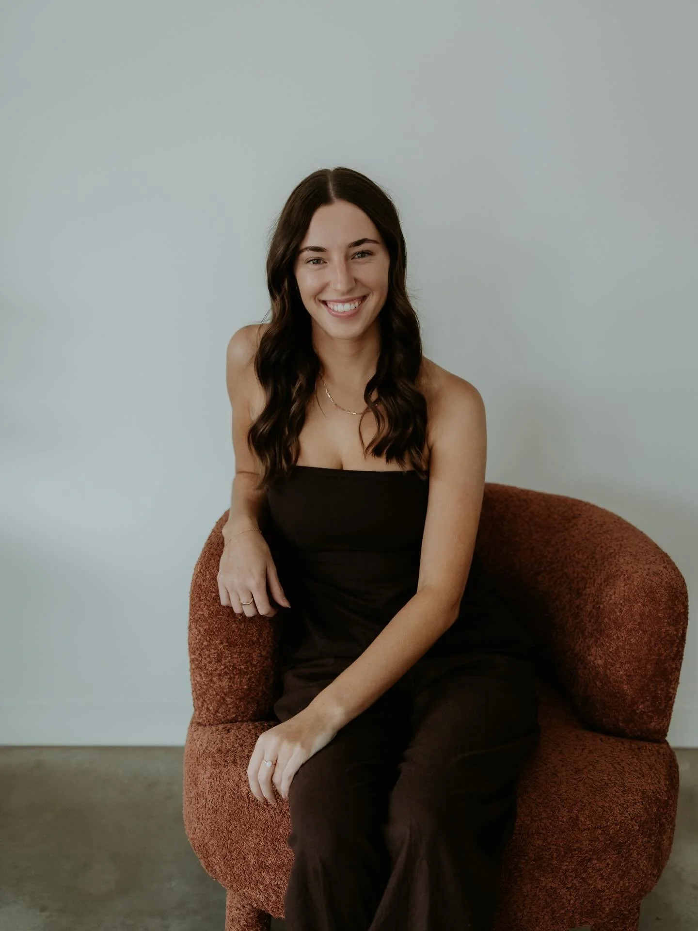 Hi everyone, I thought it was time I re-introduced myself 🤍

I&rsquo;m Hana, owner of Agnes Hair Co.

I have been in the Hair industry since I was 17, and while I loved being in the hustle and bustle of a busy salon, there was something about a peac