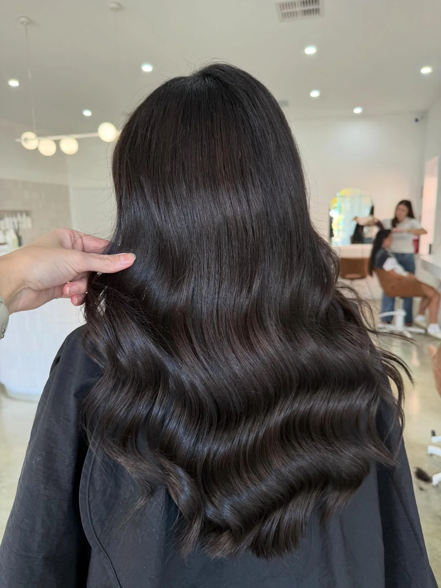 Can you believe this hair was blonde a few hours ago?! 

Unfortunately I forgot to take a before pic but believe me this was a big transformation for @lisanardella 

#tatura #taturahairdresser #taturahairsalon #brunette #sheppartonhairdresser