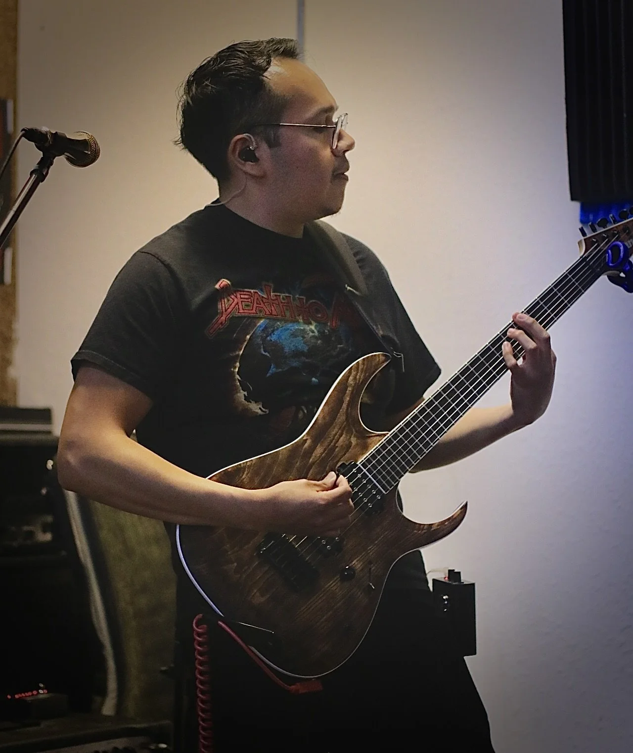 Guitar 05 _Chris.JPG