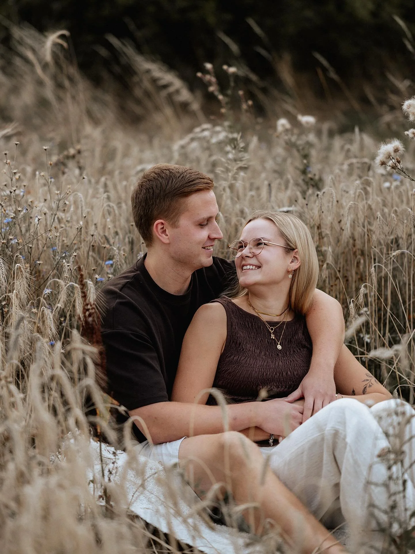 Lovestory of E &amp; N🌾🤎

Vielen Dank, dass ihr da wart- war sch&ouml;n mit euch!🤎

#portraitfotografin#portraitshooting#couplefotos#weddingfotografie#hessenfotografin#indoorshooting#loftshoot#fotografieausdemhinterland#hinterlandfotos#photography