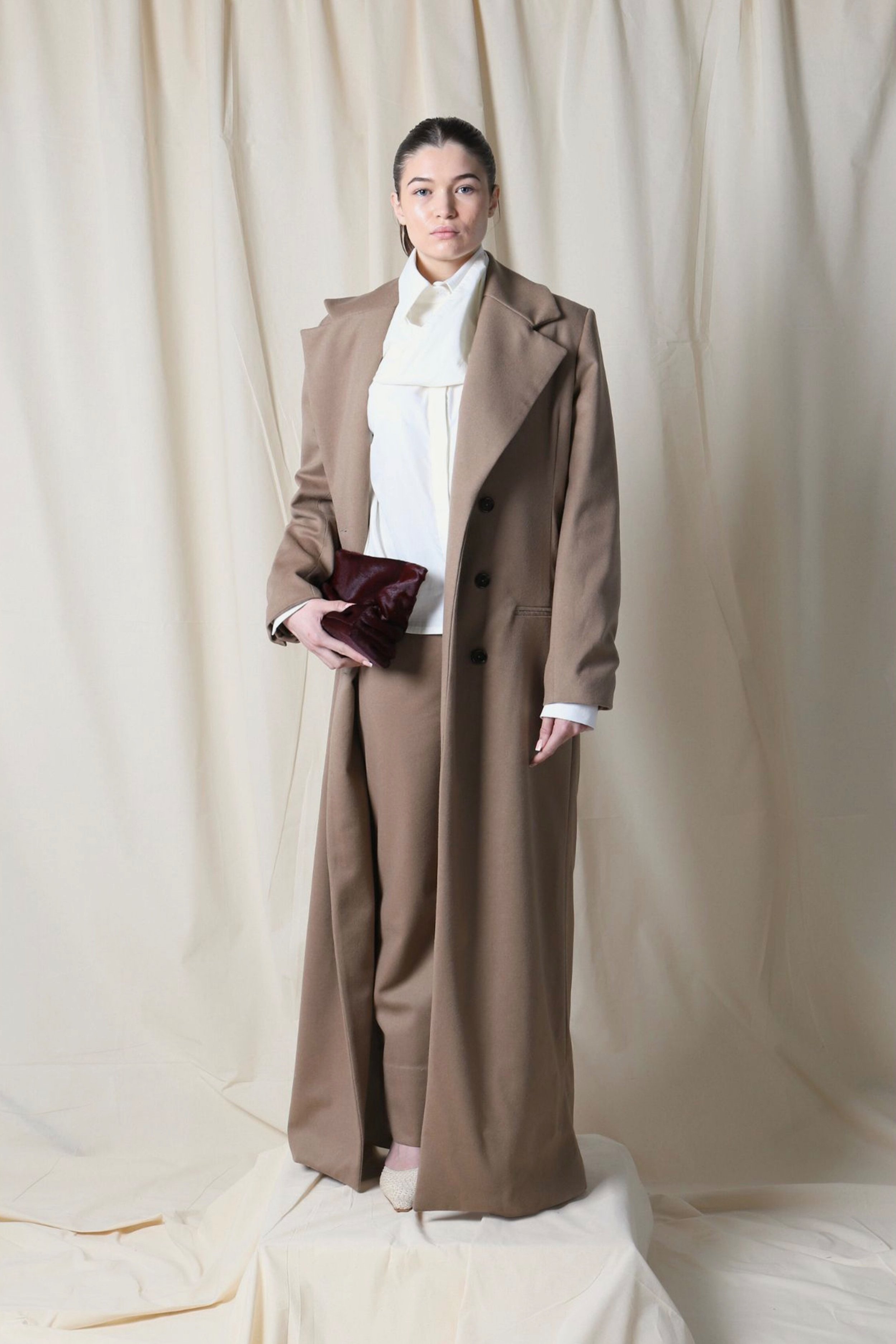 Molly+Stollar+-+Fishbourne%2C+BA+Collection+Image+16.jpg