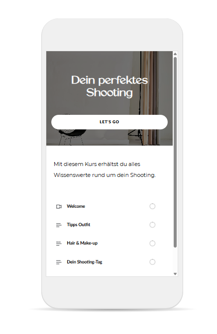 Smartphone-Rendering einer Webseite mit dem Titel 'Dein perfektes Shooting', einem 'Let's Go'-Button und einer Kursauflistung. Der Kurs beinhaltet Themen wie 'Tipps Outfit', 'Hair & Make-up' und 'Dein Shooting-Tag'. Hintergrund mit Fotografiebereich, inklusive Stativ und Lampen.