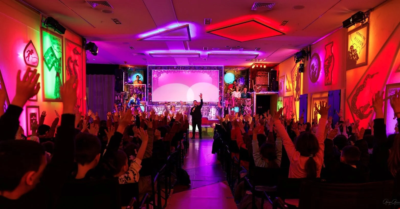 &Tau;&omicron; &Sigma;ά&beta;&beta;&alpha;&tau;&omicron; 4 &Alpha;&pi;&rho;ί&lambda;&eta; &epsilon;ί&nu;&alpha;&iota; &omicron;&iota; &tau;&epsilon;&lambda;&epsilon;&upsilon;&tau;&alpha;ί&epsilon;&sigmaf; 2 &pi;&alpha;&rho;&alpha;&sigma;&tau;ά&sigma;