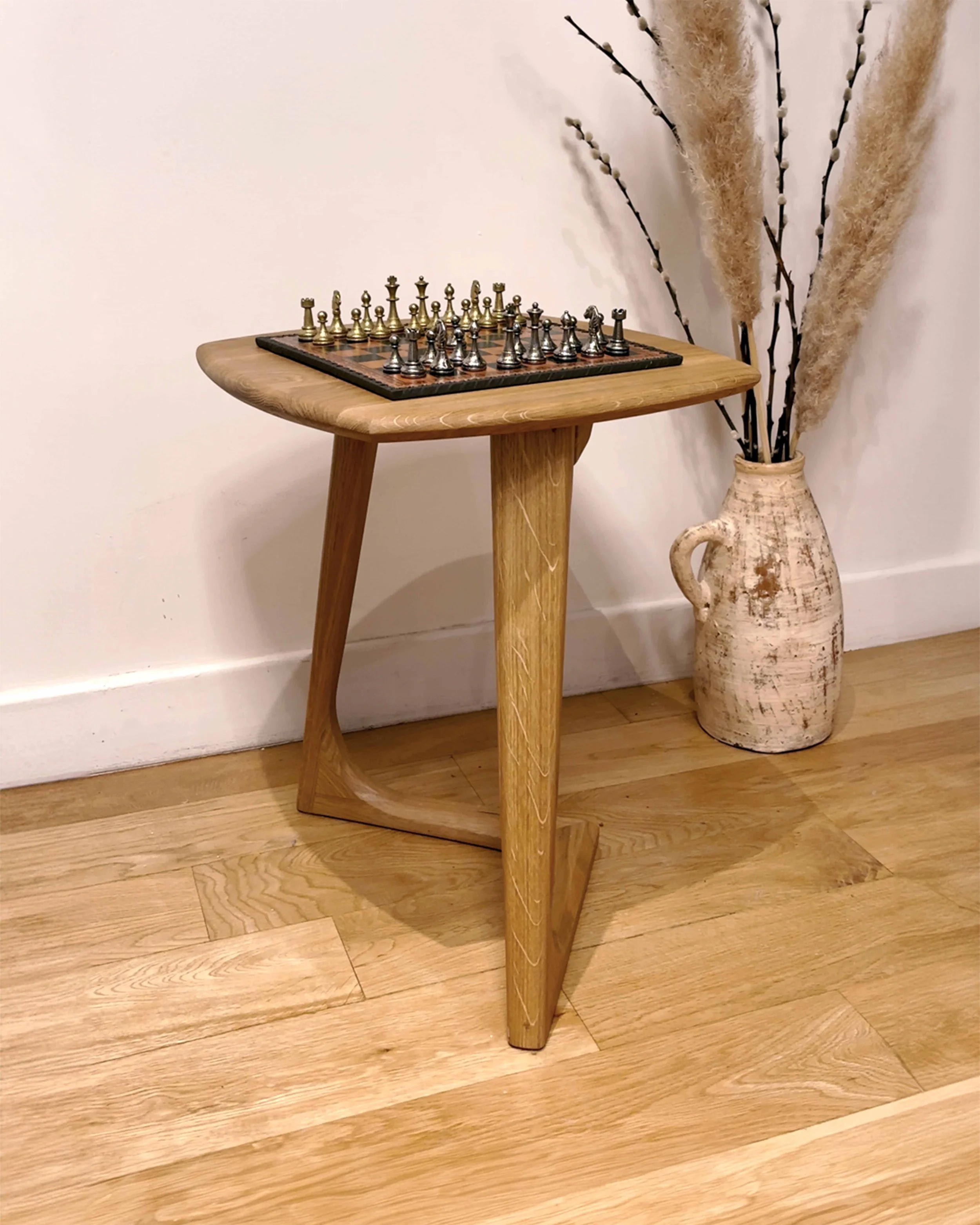 Table d’appoint Boryspil_Huile claire_Ambiant2.jpg