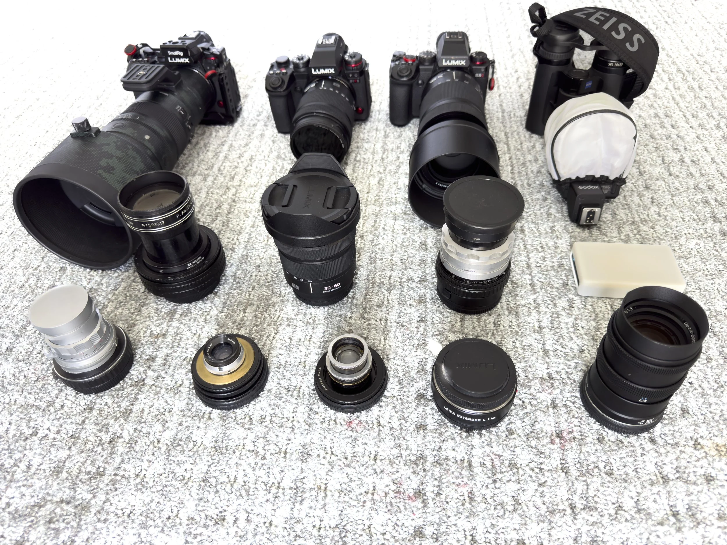 2026-08-03. Halfway through my journey in Borneo, it's time for the next chapter: leading a group of photographers through some of the island's old rainforests.
It also means a welcome break, giving both me and my gear a chance to dry out after sever