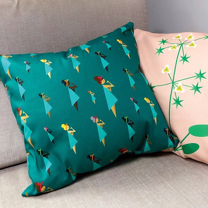 Strong-women-and-Modern-Florals-cushions_WEB_WOMEN.jpg