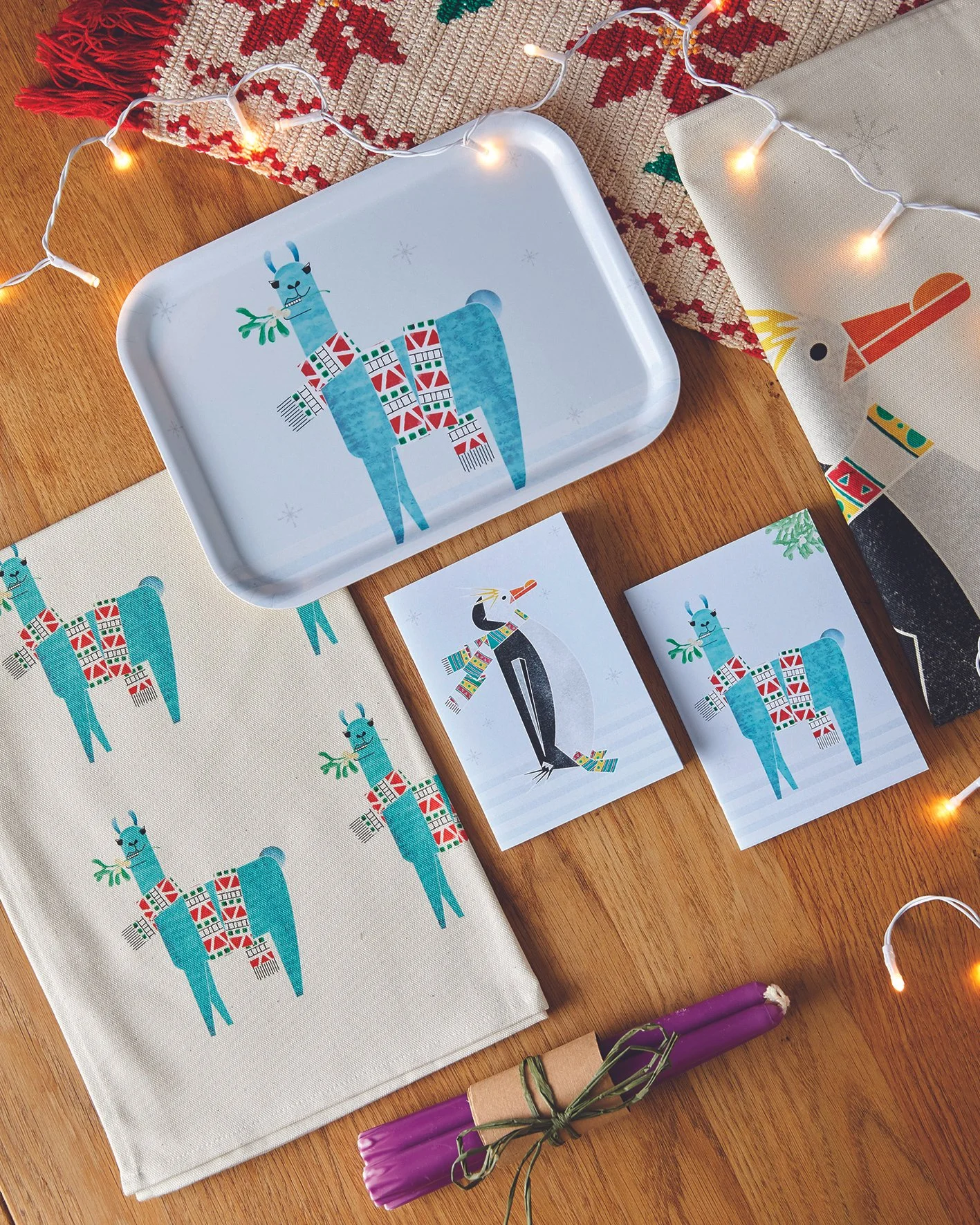 EllieGoodIllustration_ChristmasGiftsDecor STILL_LIFES_002_smaller_LOWRES.jpg