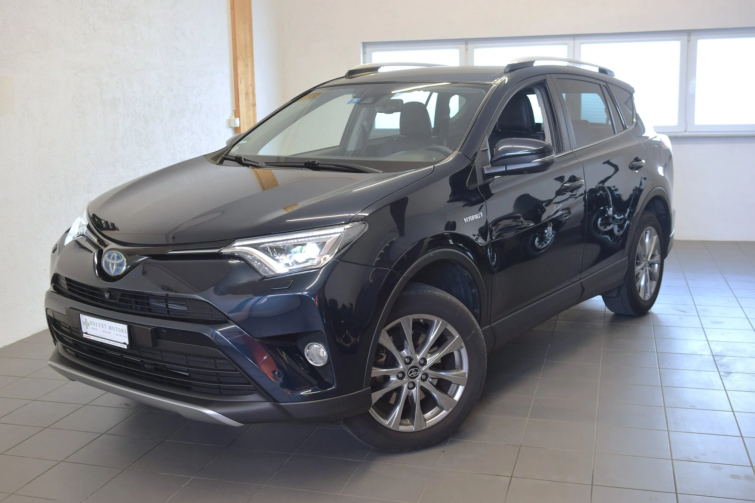 TOYOTA RAV-4 2.5 HSD Premium e-CVT - Année: 02/2018 - Kms: 110.000 - Prix: 21.900 Chf