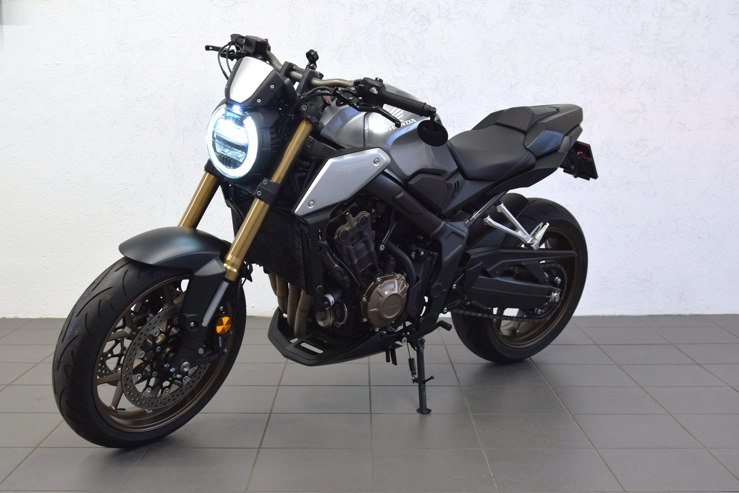 HONDA CB 650 R (35kW) - Année: 02/2022 - Kms: 1.682 - Prix: 7.700 Chf