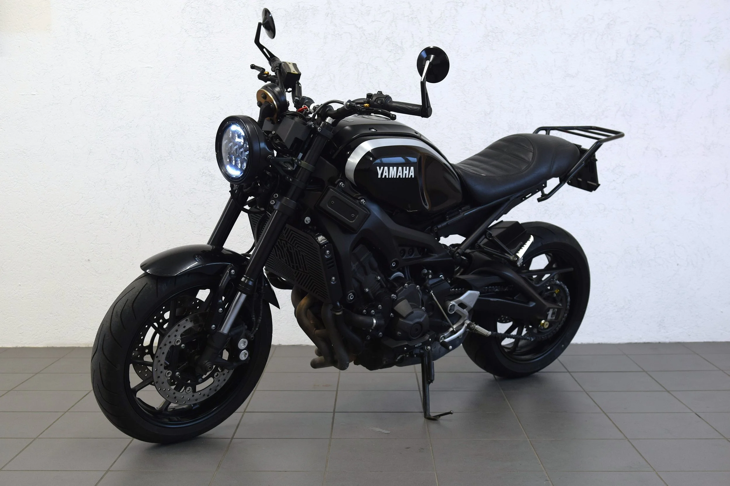 YAMAHA XSR 900 -  Année: 06/2018 - Kms: 22.200 - Prix: 5.900 Chf