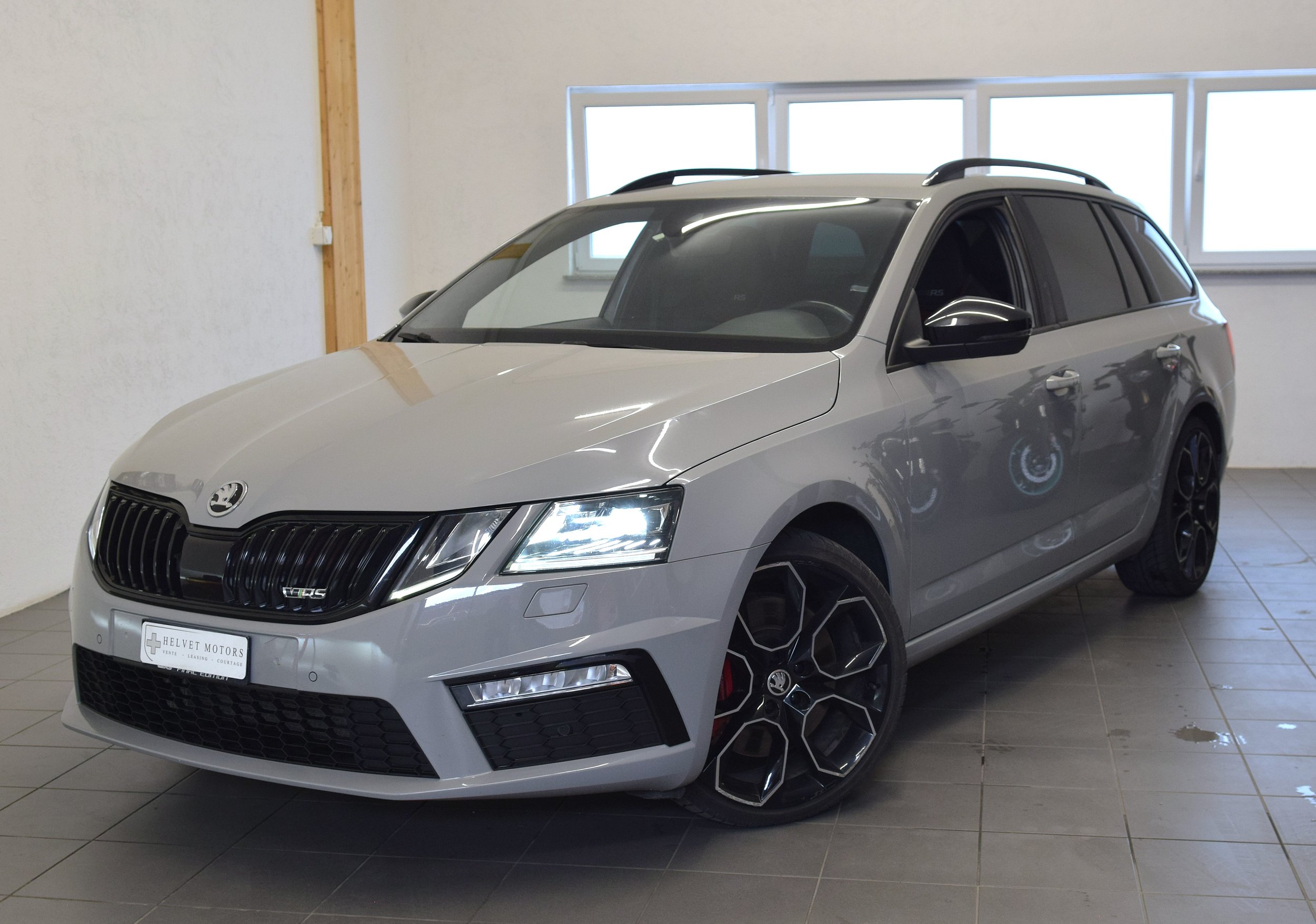 SKODA Octavia Combi 2.0 TSI RS Final Edition DSG- Année: 10/2019 - Kms: 106.000 - Prix: 18.500 Chf