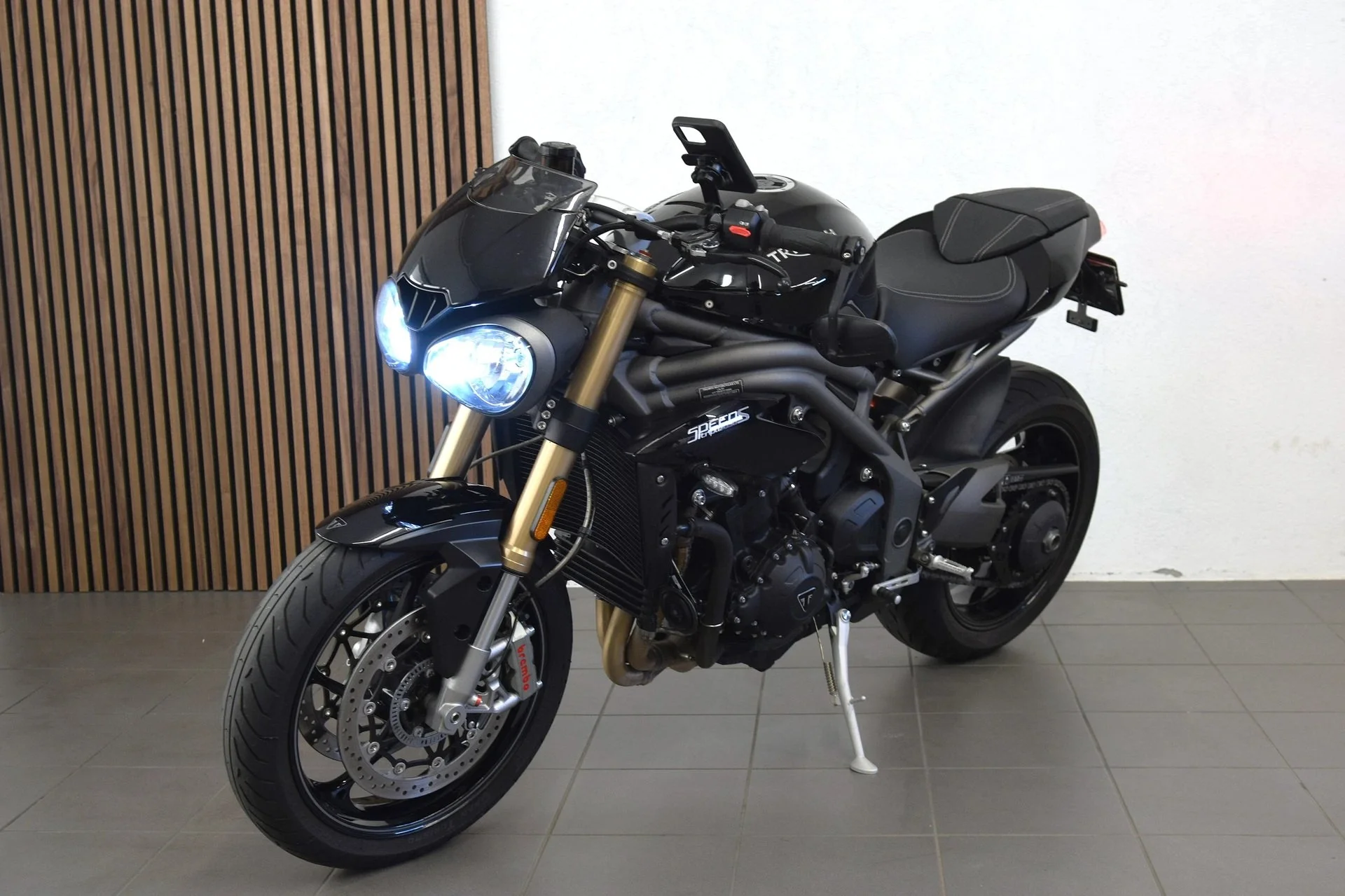 TRIUMPH Speed Triple S 1050 ABS - Année: 05/2018 - Kms: 11.500 - Prix: 8.900 Chf
