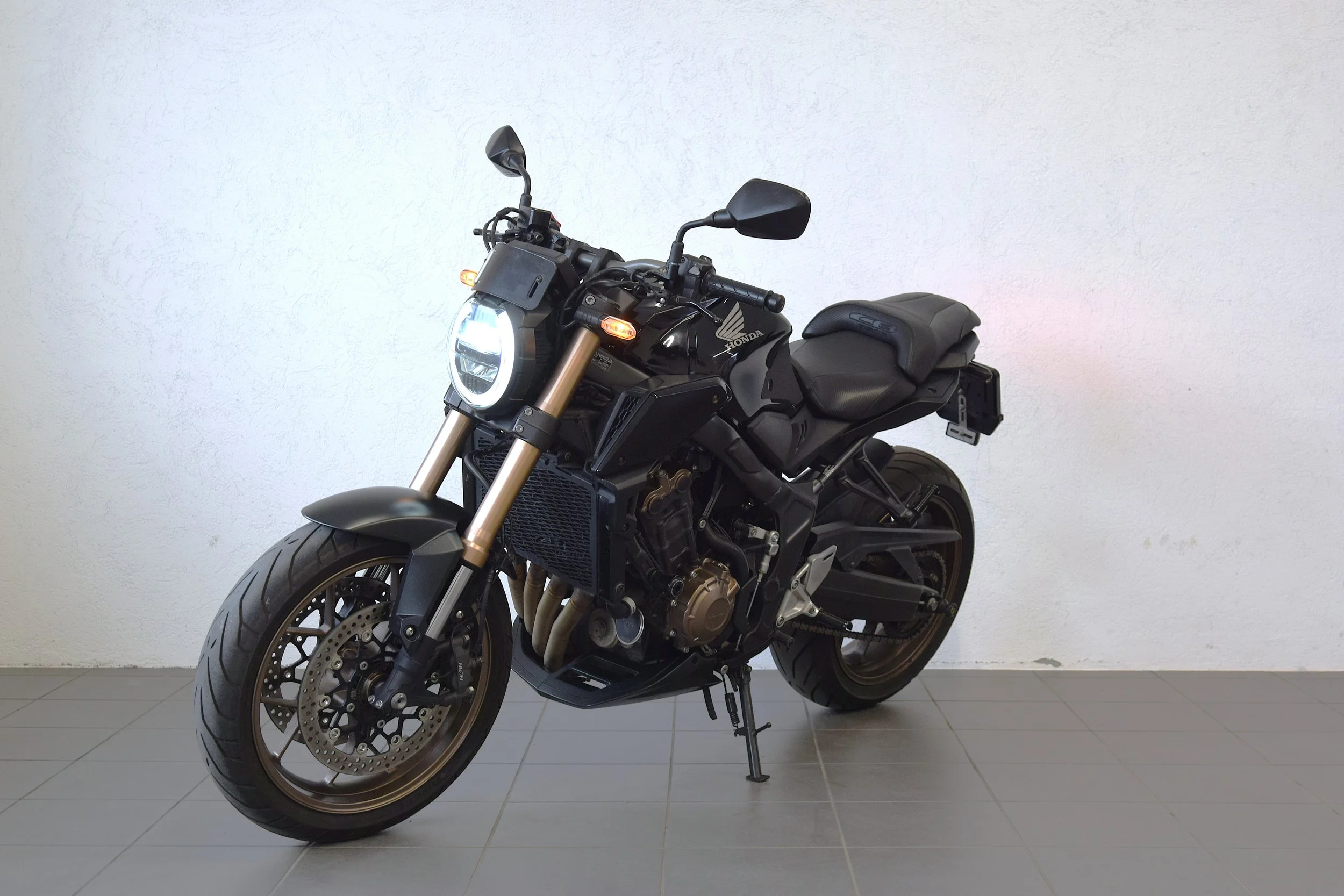 HONDA CB 650 R ABS (35kW) - Année: 04/2019 - Kms: 26.900 - Prix: 5.900 Chf