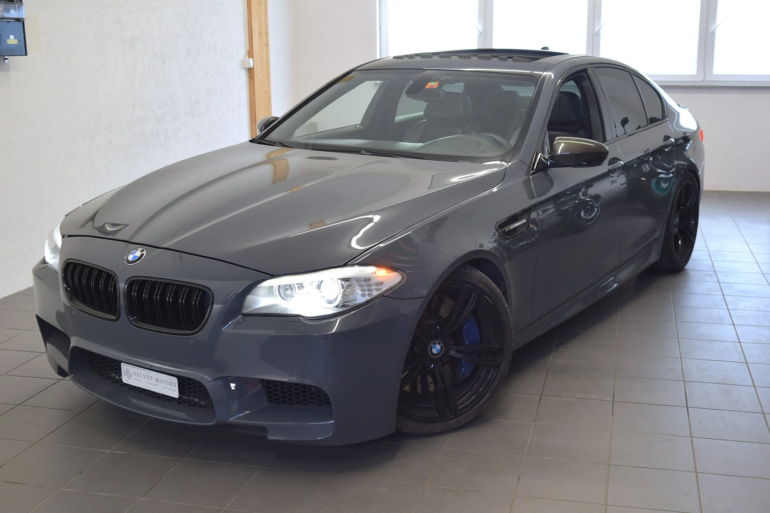BMW M5 Drivelogic - Année: 02/2013 - Kms: 140.000 - Prix: 37.900 Chf
