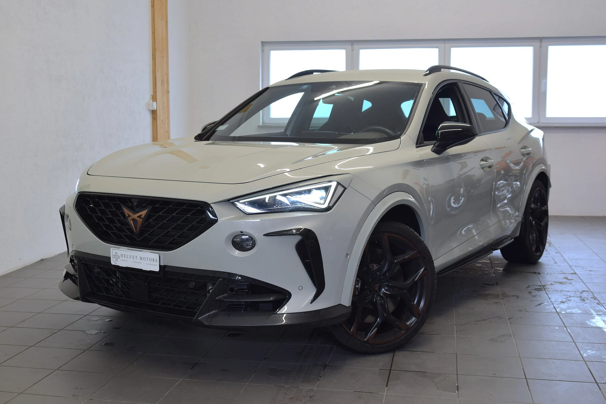 CUPRA Formentor 2.5TSI VZ5 Taiga Grey 4Drive DSG - Année: 03/2023 - Kms: 31.900 - Prix: 39.990 Chf