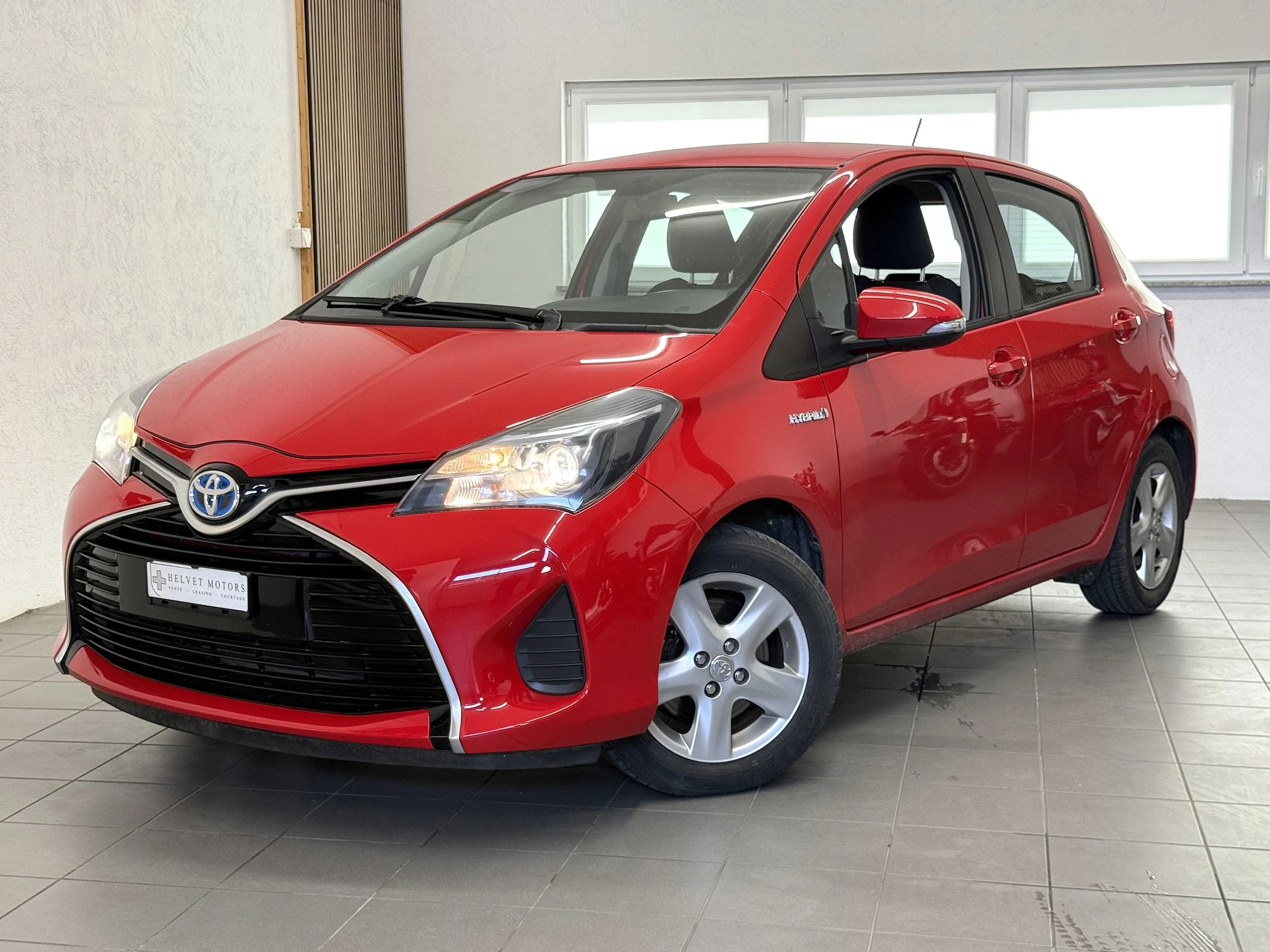 TOYOTA Yaris 1.5 VVT-i Hybrid Style e-CVT - Année: 07/2016 - Kms: 29.900 - Prix: 13.900 Chf