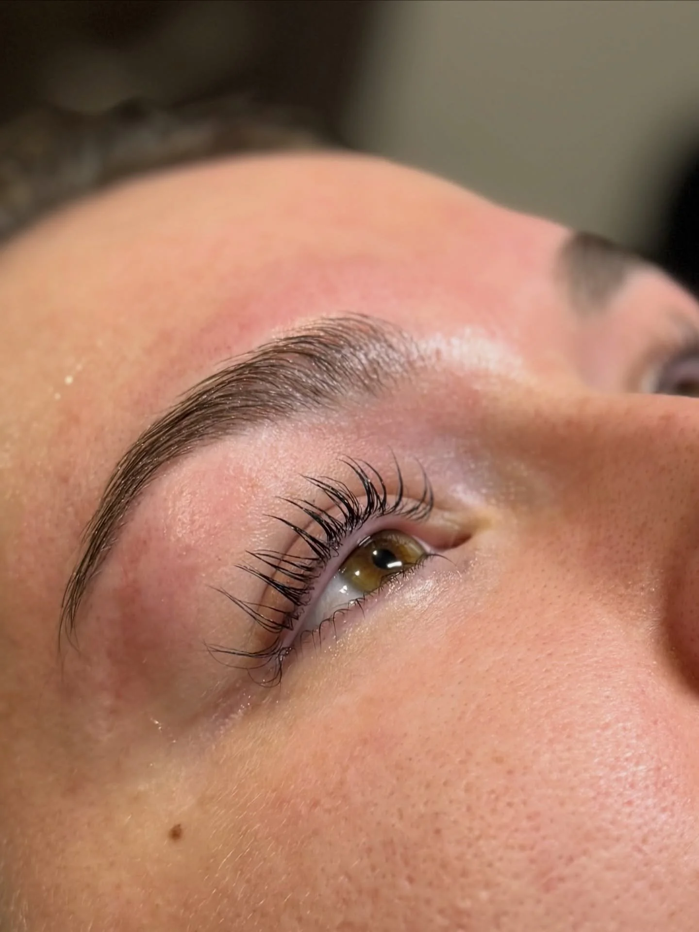 A lash lift and tint will always be one of our favourite treatments. The perfect low maintenance option to enhance your natural lashes✨