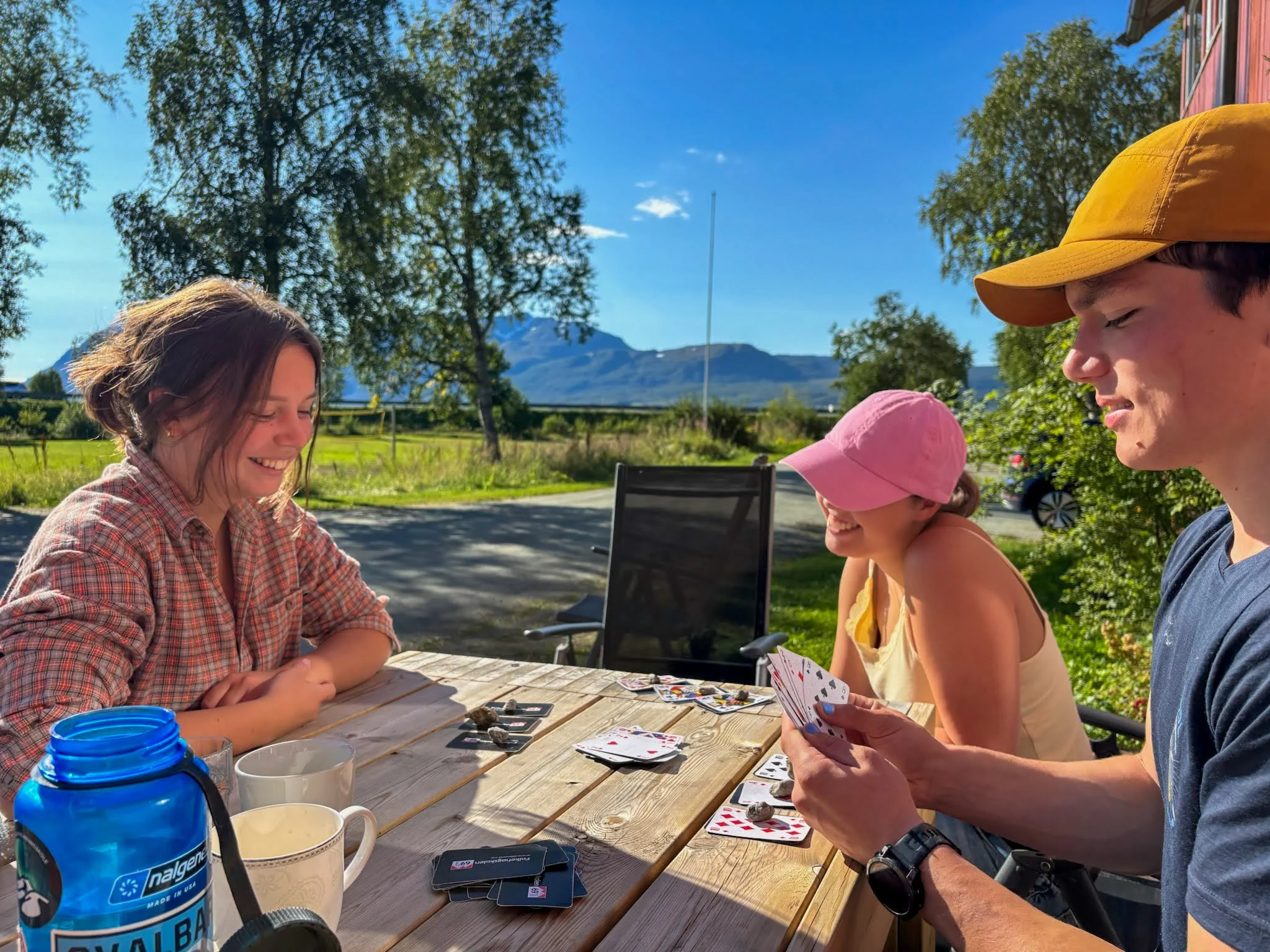Skikkelig fin solvegg rett utenfor inngangspartiet
