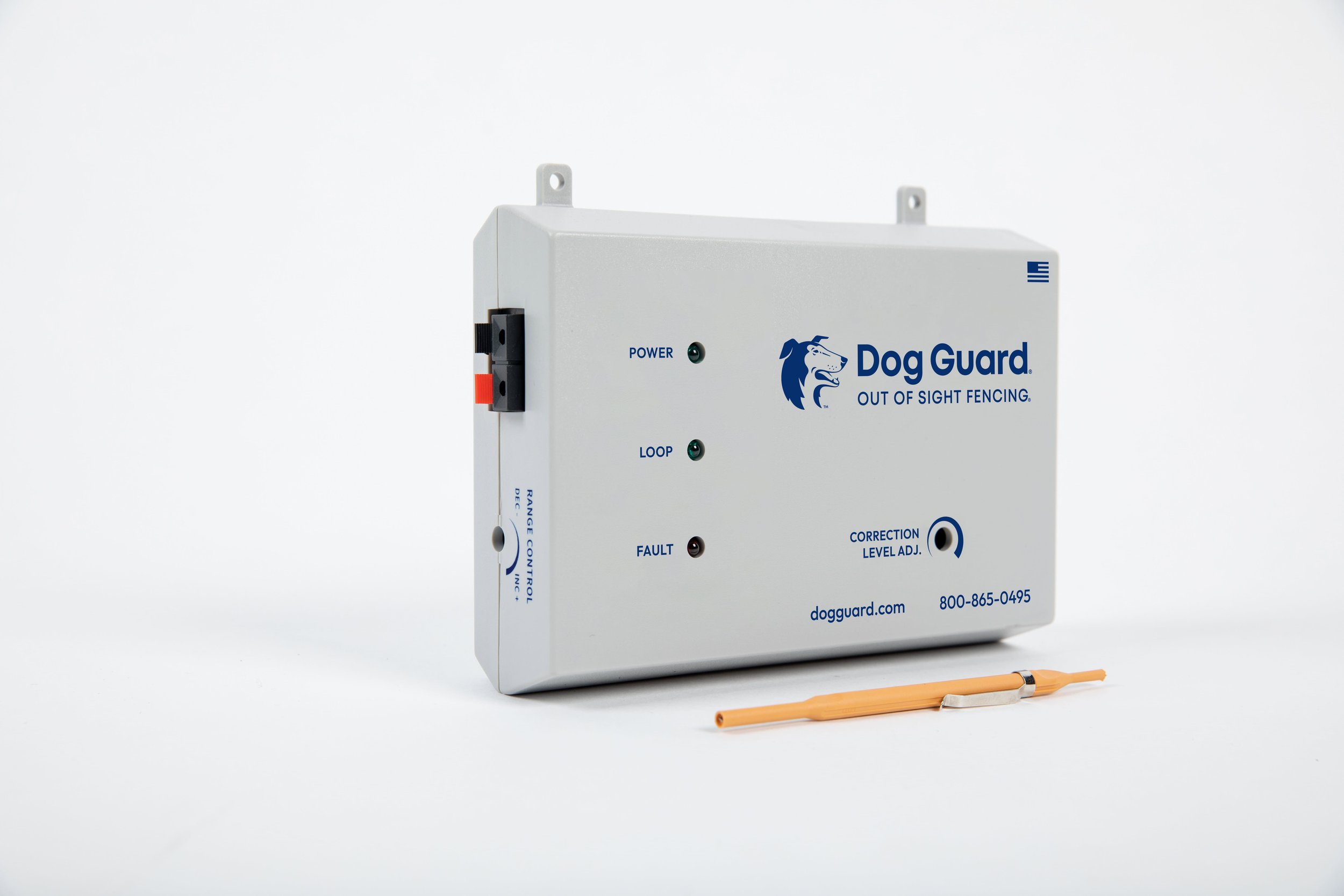 A standard transmitter for large outdoor areas. It has user-friendly lights to indicate that the transmitter is working properly. Additionally, it will make an audible sound to alert you when there is an issue within the signal field.
