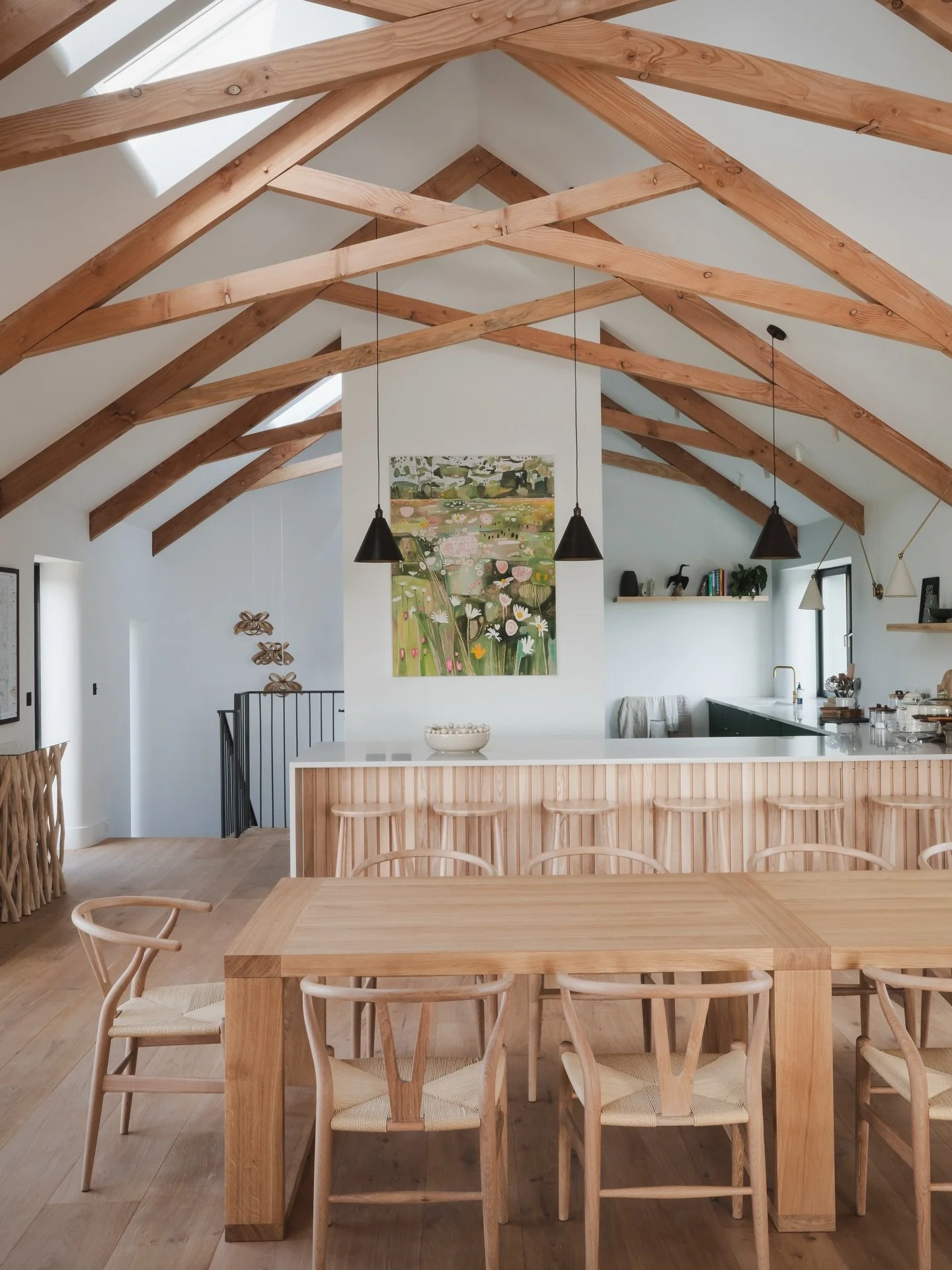 This open-plan kitchen and dining space was designed for every day living and entertaining.

Our team handled every stage of the transformation, including the entire structural works to the final fit-out, ensuring the finish matched the vision.

Arch