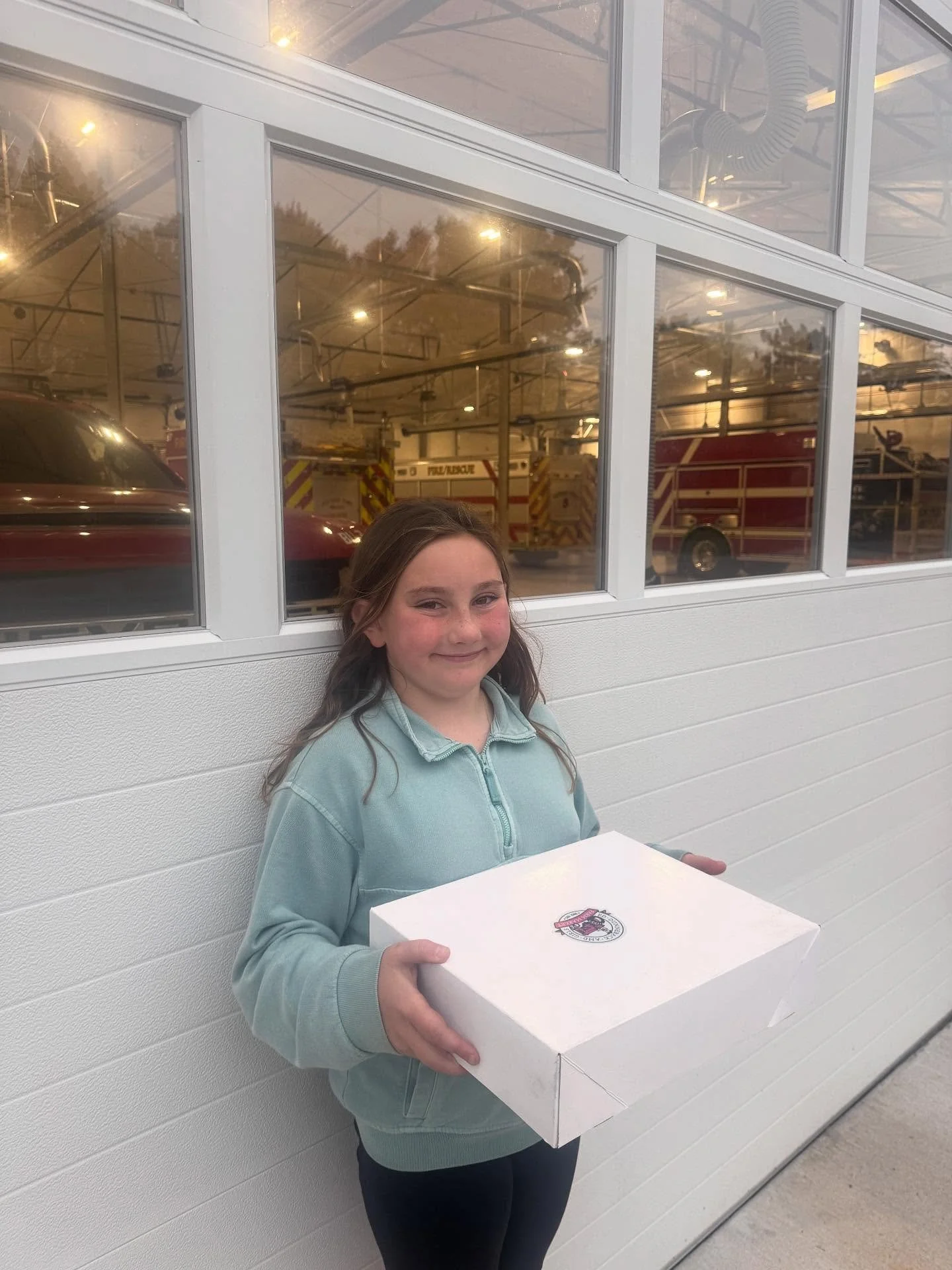 Our Helen making donut deliveries to the Children&rsquo;s Hospital Butterworth Emergency, Bridge Street Fire Department, Alpine Township Fire Department and the Downtown Sheriff&rsquo;s Office! Thank you to our Hometown Heroes today and every day! 💕