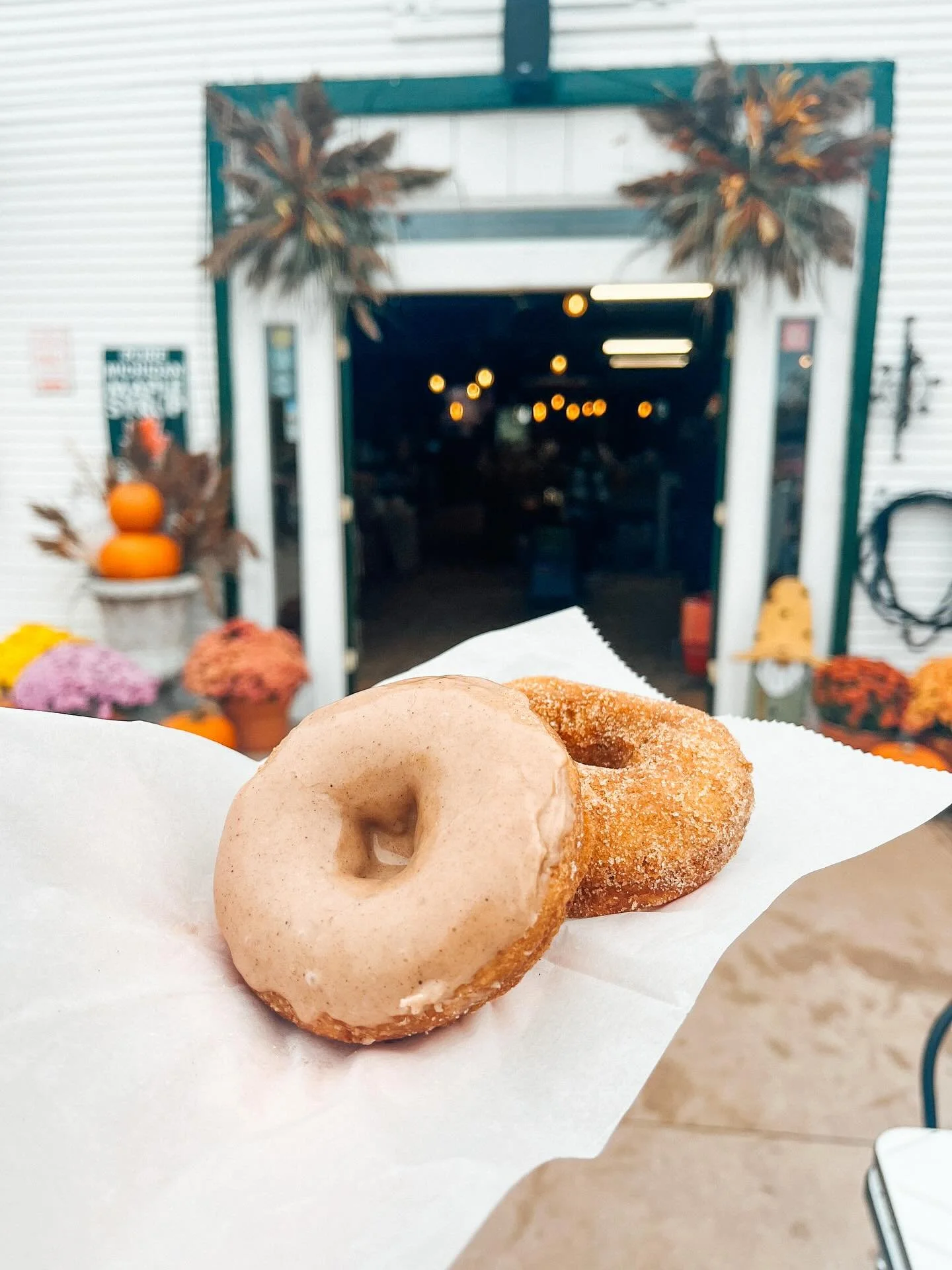 What do we do on rainy days? ☔️ We eat warm donuts and cider inside the barn! Indoor play areas for kiddos! Trivia is inside tonight. Call for reservations!