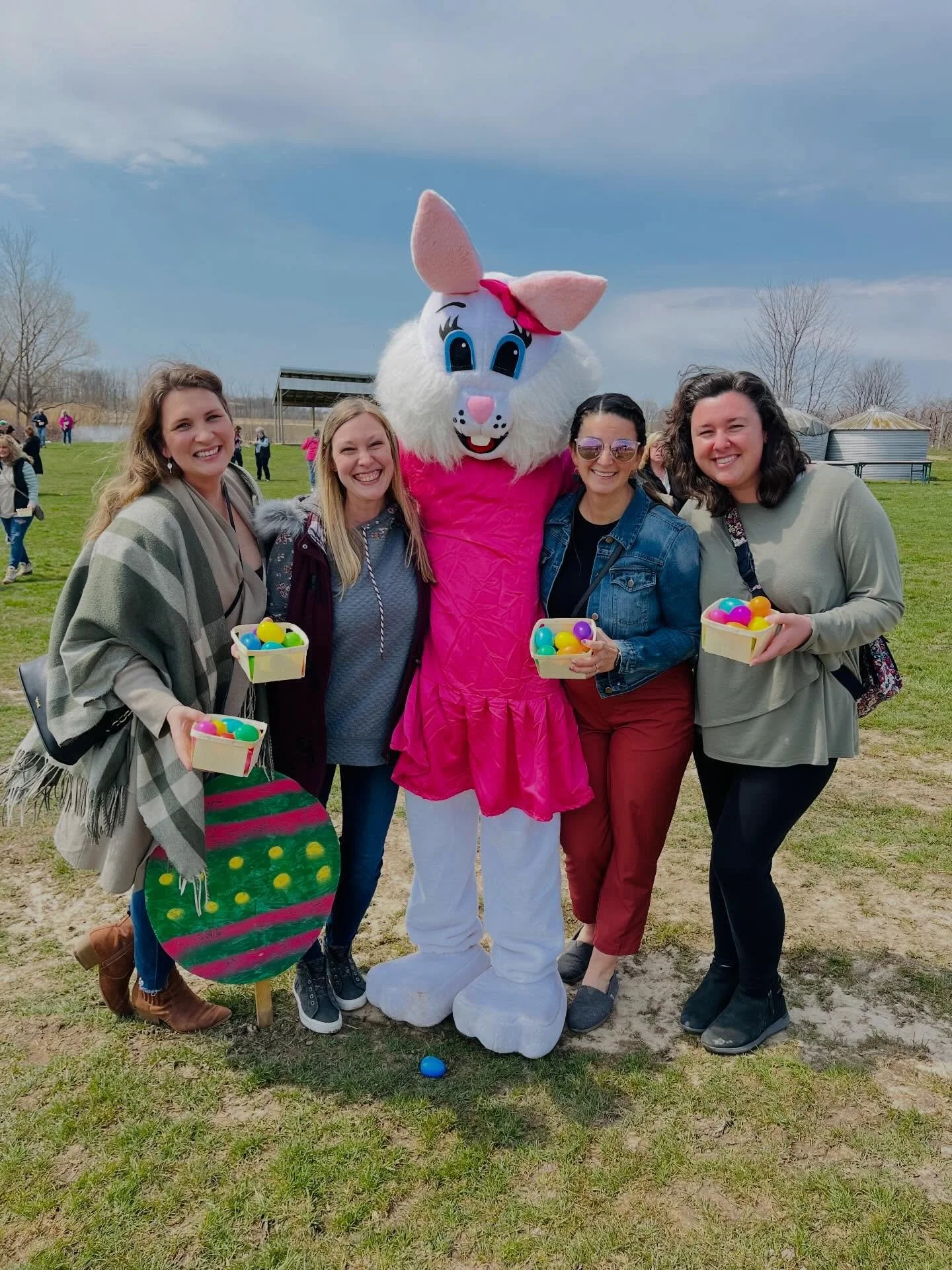 🐣✨We&rsquo;re giving away 2 tickets to our annual Peeps &amp; Pints event this Saturday from 1&ndash;4pm&hellip; and trust us, you do NOT want to miss this one 👀

Your ticket includes:
🍴 Appetizer buffet
🎧 Live DJ
🌸 Festive decor + all the sprin
