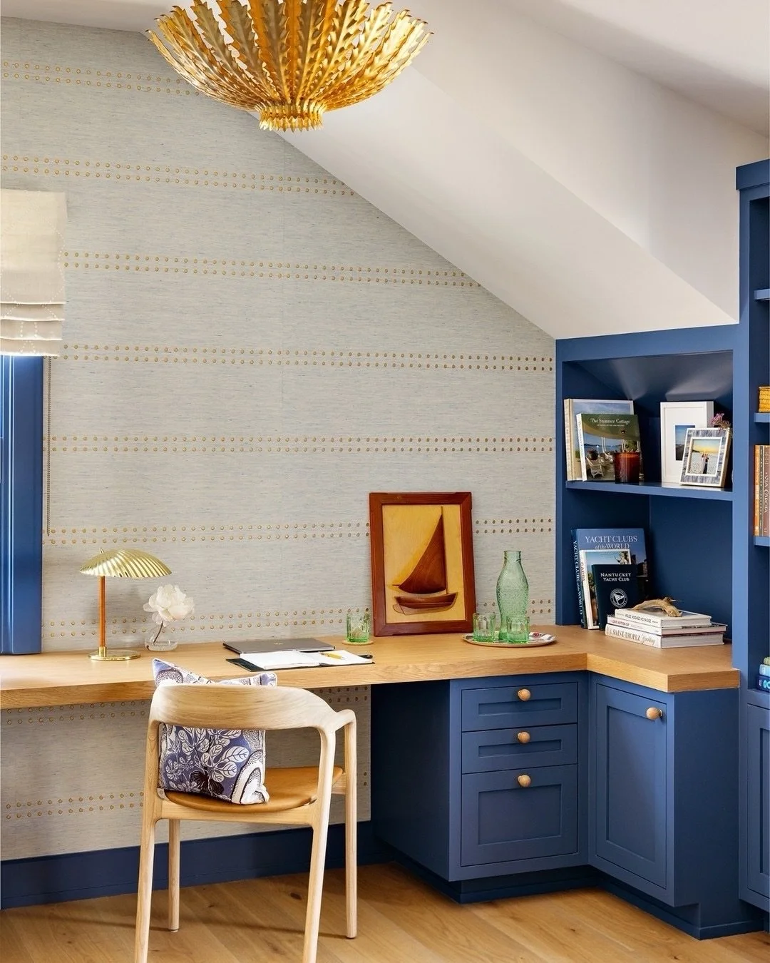 The office in our Nantucket blends natural textures and soft tones with timeless charm - a serene space designed for both focus and calm.
⠀⠀⠀⠀⠀⠀⠀⠀⠀
Photographer: @hayleyellenday
⠀⠀⠀⠀⠀⠀⠀⠀⠀
Sources:
⠀⠀⠀⠀⠀⠀⠀⠀⠀
Ceiling Light: @visualcomfort
Desk Lamp: @g