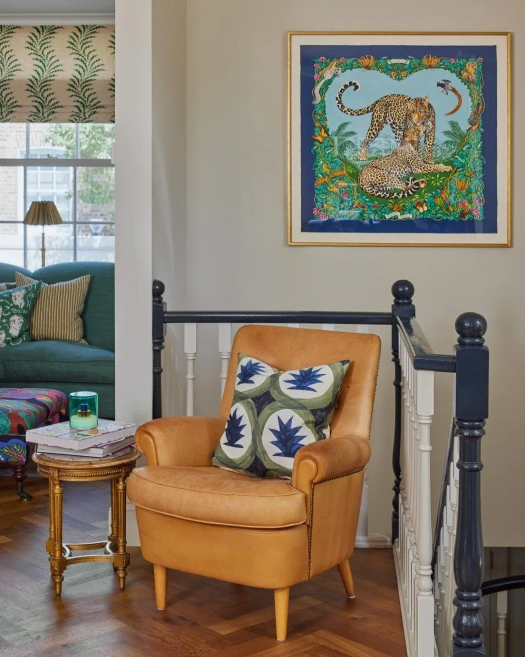 Above this staircase in this Chelsea Townhouse, we framed a vintage silk scarf - a really impactful alternative to a large scale original or print artwork 🐆

Interiors by me @charlottesave
Photography by Juliet Murphy Photography

-

#framedsilkscar