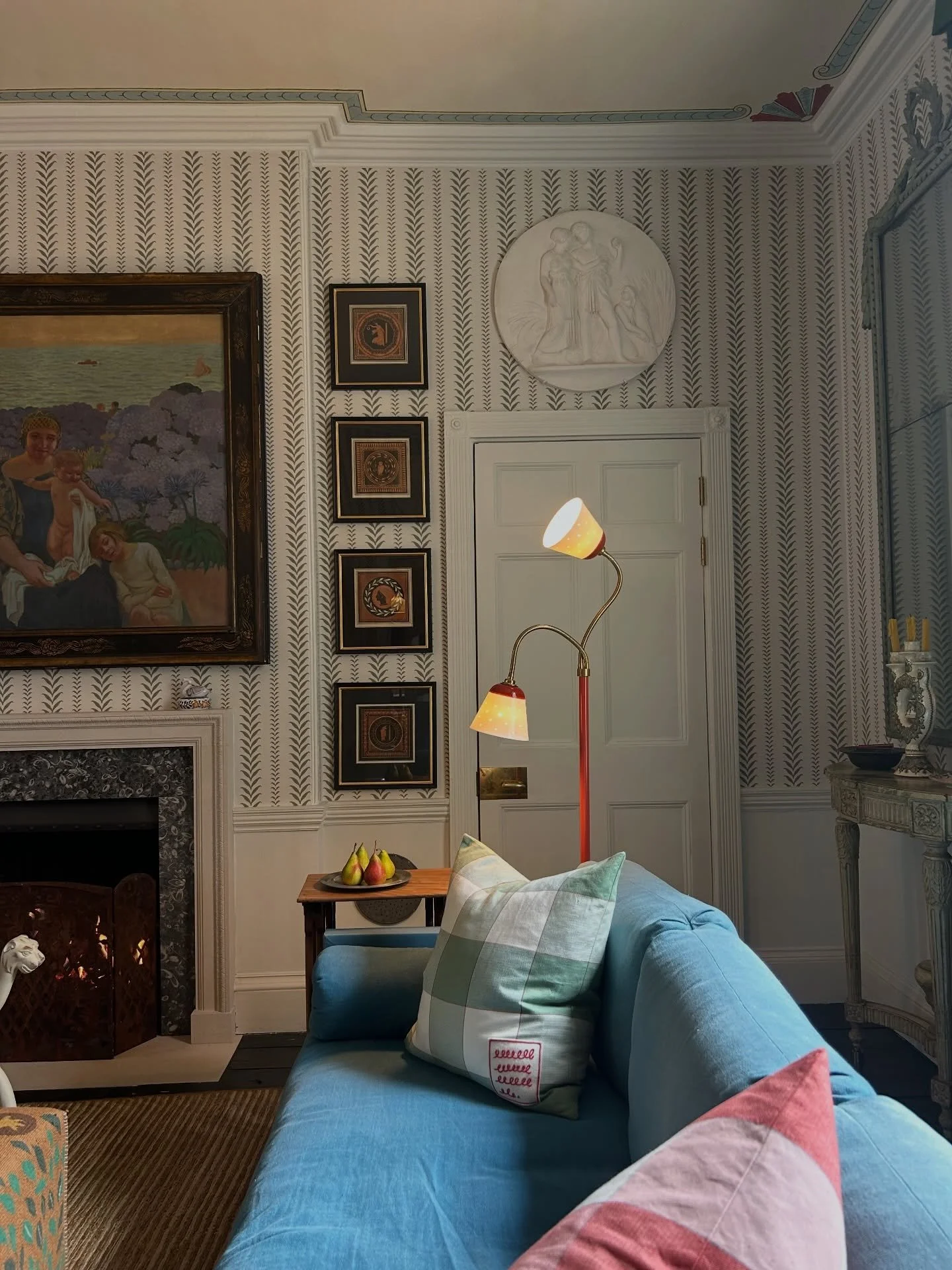 A joyful morning at 188 Hammersmith Road being shown the fabulous @beataheuman collection of furniture, fabrics, wallpaper, paint, lighting, rugs and accessories. A beautiful collection set within a historic London townhouse - wonderful to see it in 