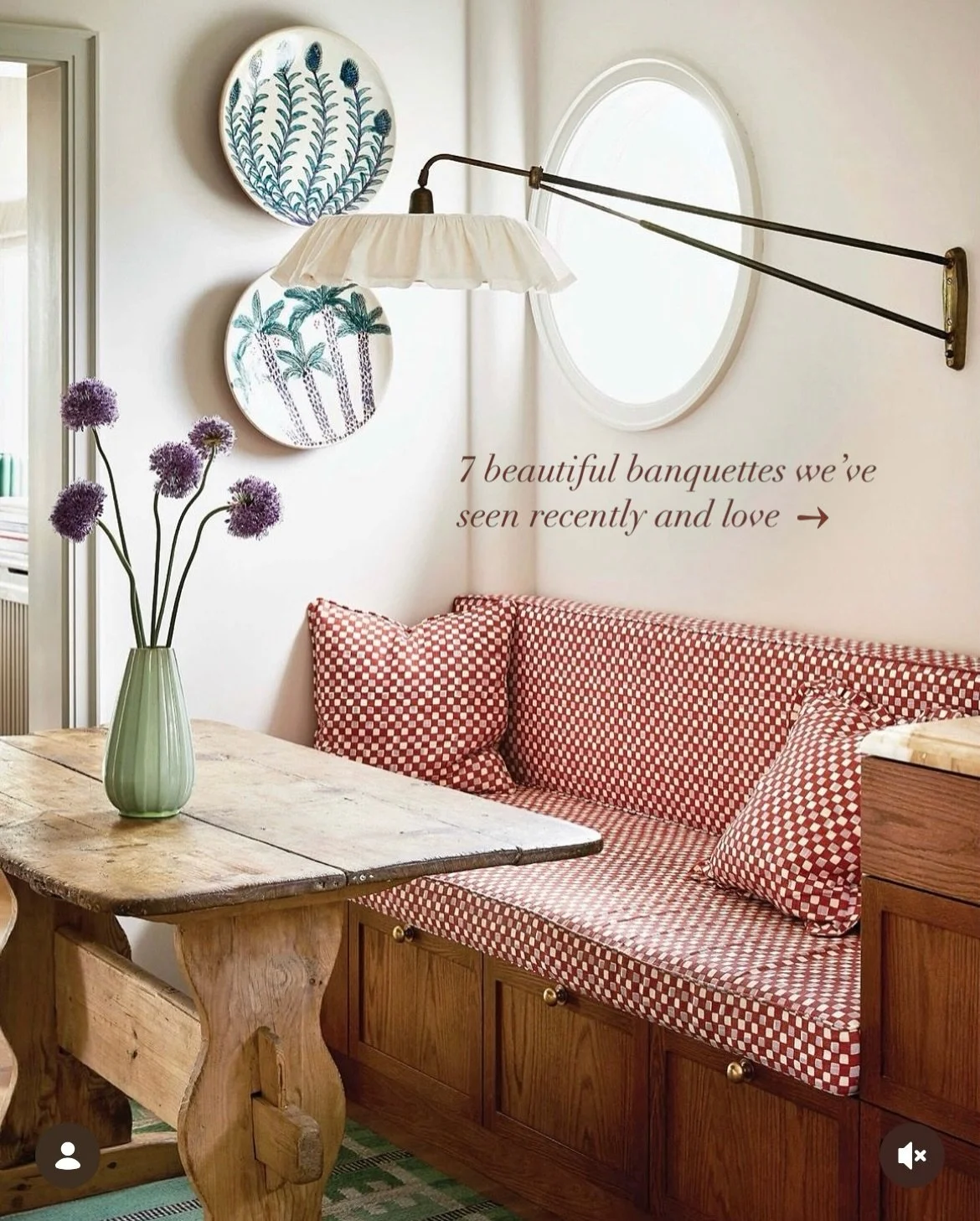 Some of our very favourite banquette seating designs: 

1. @studiocathynordstrom 
2. @samanthaeiseninteriors 
3. @shannoneddingsinteriors 
4. @imaginedbymm 
5. @studiotashima 
6. @cecebarfieldinc 
7. @lauranelsondesign 

#banquette #banquetteseating 