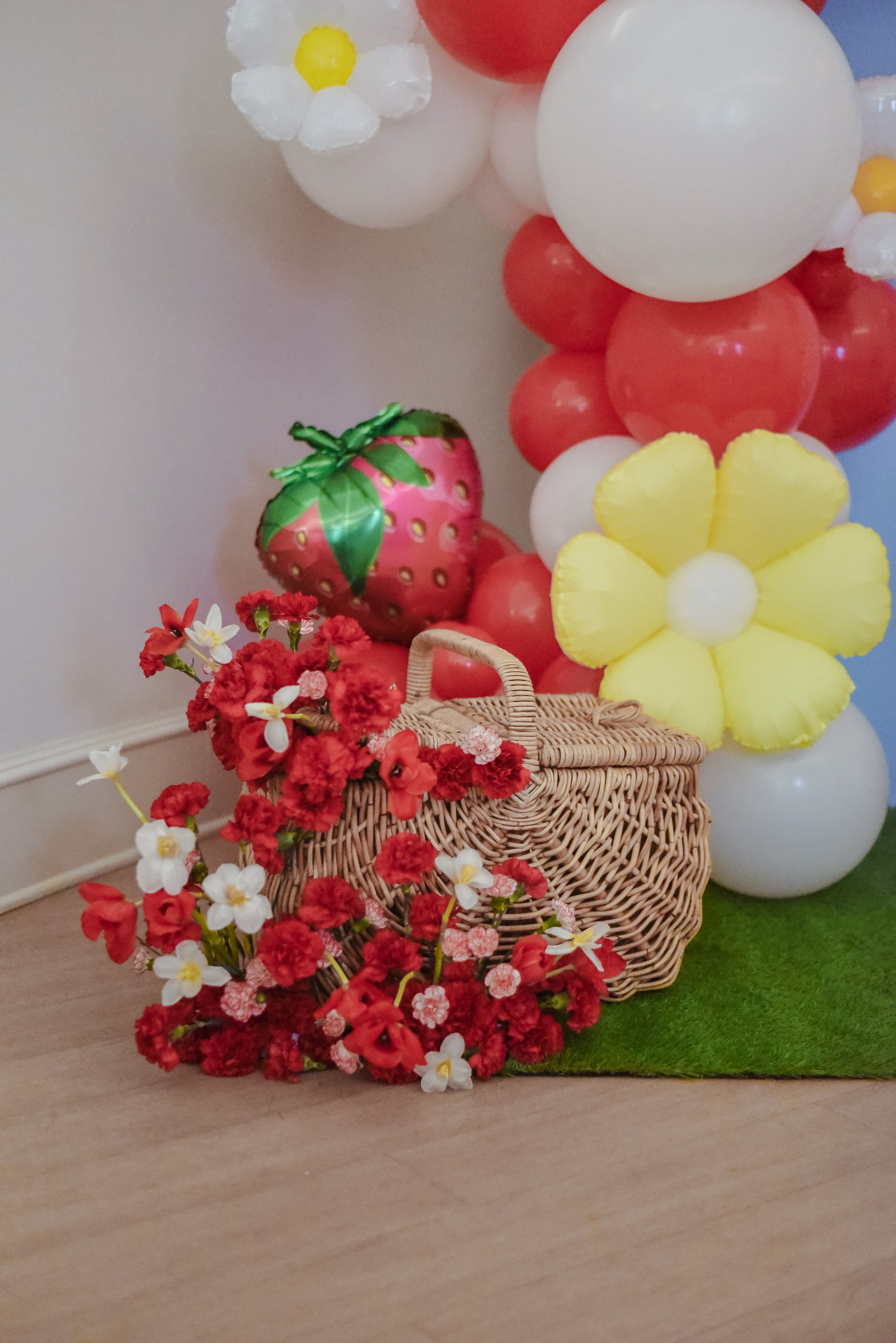 hello kitty backdrop.jpg