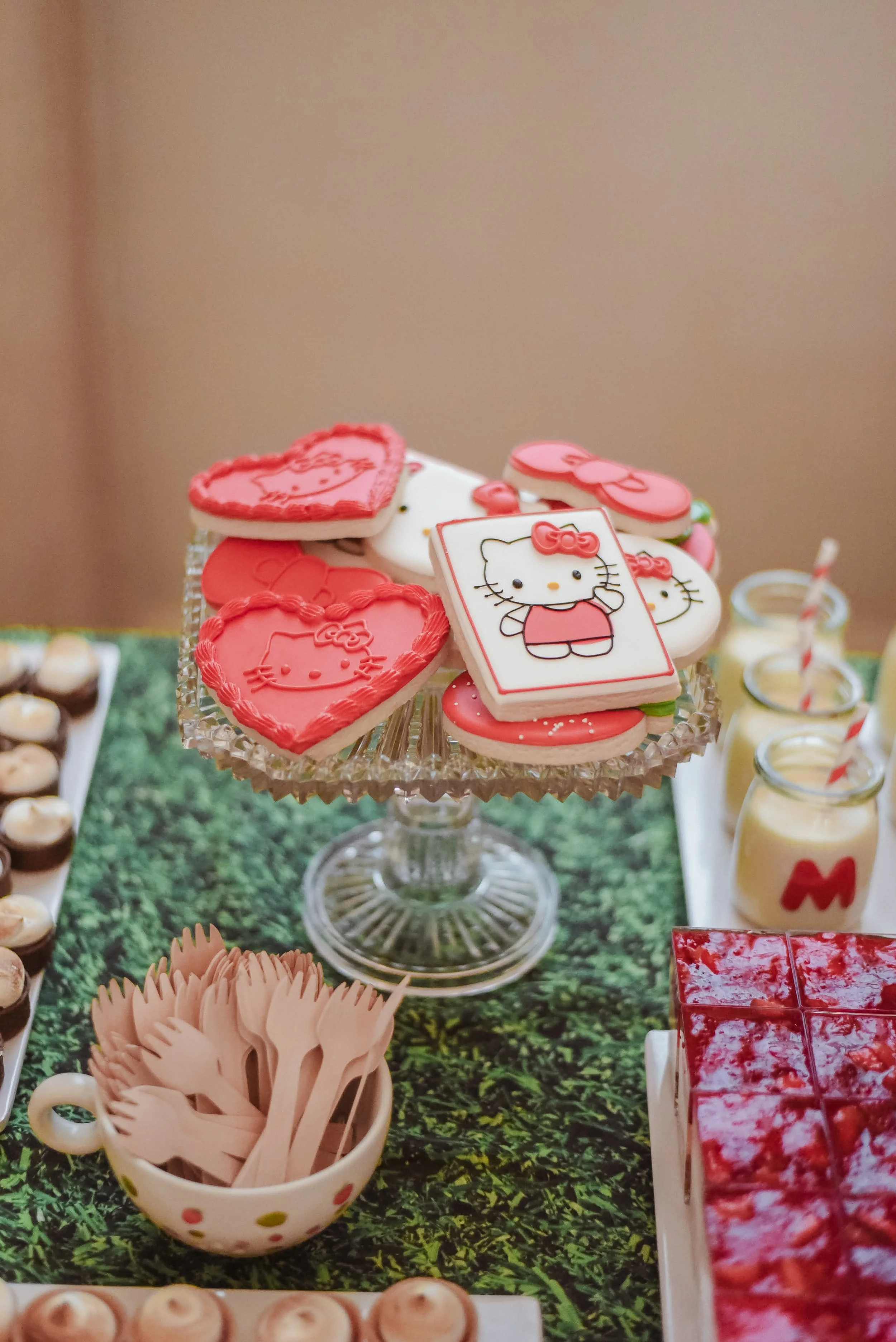 Hello kitty cookie.jpg