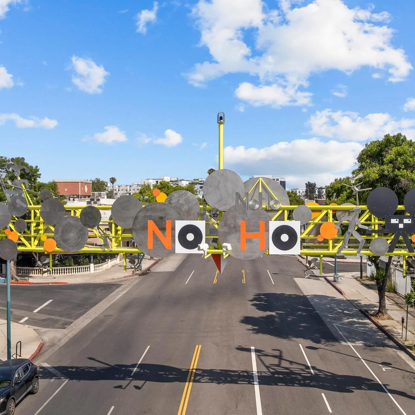 Coming soon and I have to say&hellip; I feel a little cooler just being associated with this one 😄 Right in the heart of the North Hollywood Arts District, this property is light, open, and perfect! But what really gets you is what&rsquo;s right out