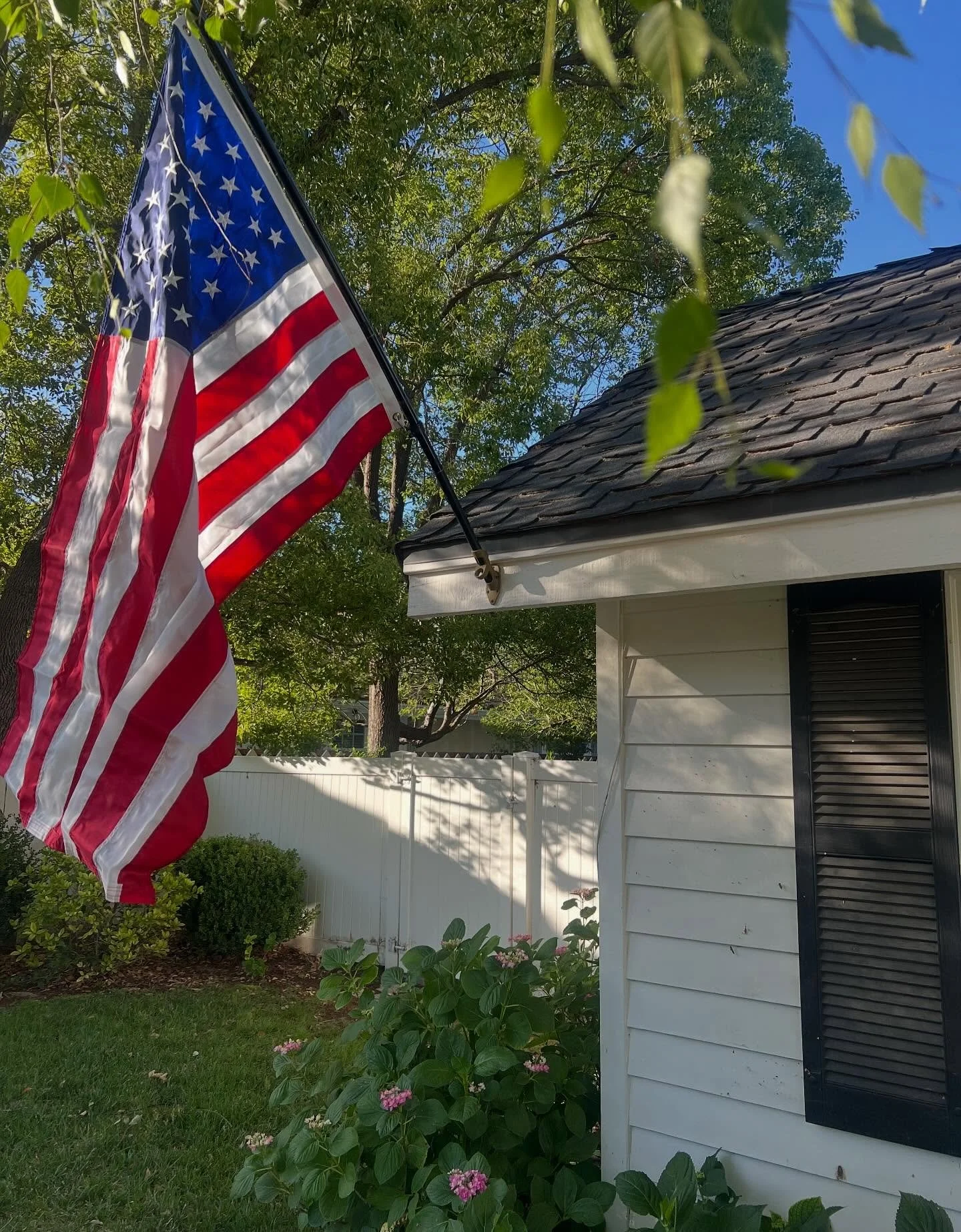 Getting my listings and our home ready for Memorial Day with fresh American flags. ❤️🇺🇸 Grateful for those who sacrificed so much. 

Sweet clients/friends of mine have three Boy Scouts who respectfully retire worn American flags in the proper way. 