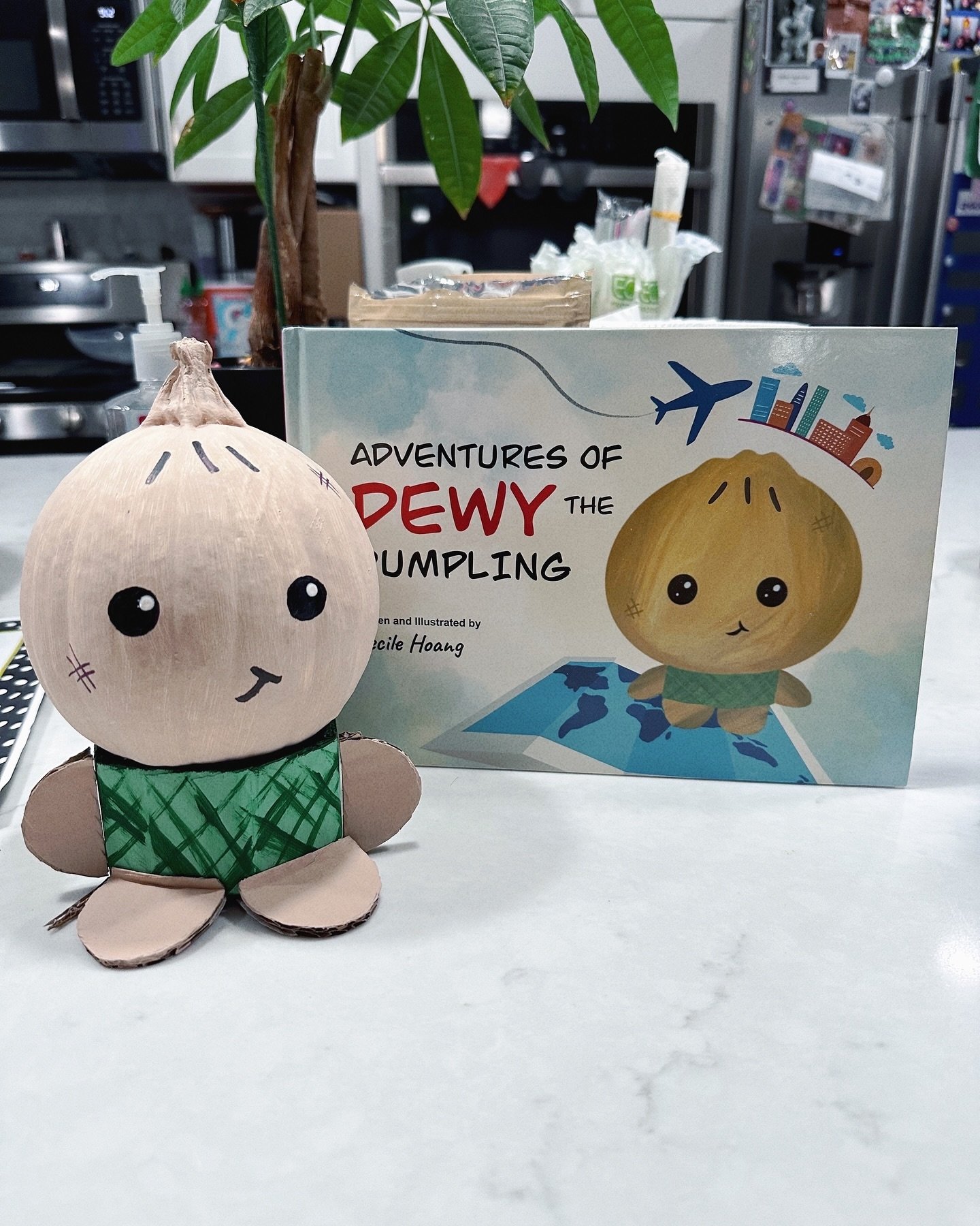 🎃 How creative did you get with your pumpkin?
.
.
.
.
.
.
.
.
#dewy #dewythedumpling #dewydumplings #childrensbook #storytime #bedtimestory #children #buildingeducation #school #library #elementary #preschool #education #diversity #happyhalloween #h