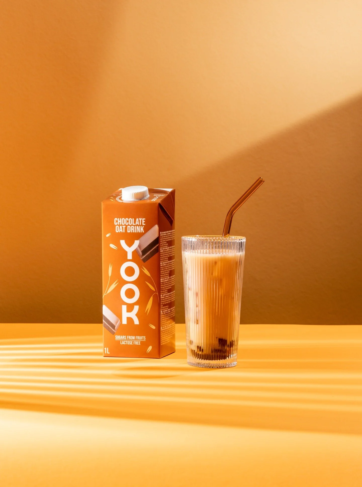 Chocolate. Oats. Color Explosion. That was a fun and colorful shoot! Comment if you need photos like these. #tootefoto #tootefotograaf #turundus #productphotography #reklaamfoto #hallikvisuals #productphotographer #stilllifephotographer #productphoto