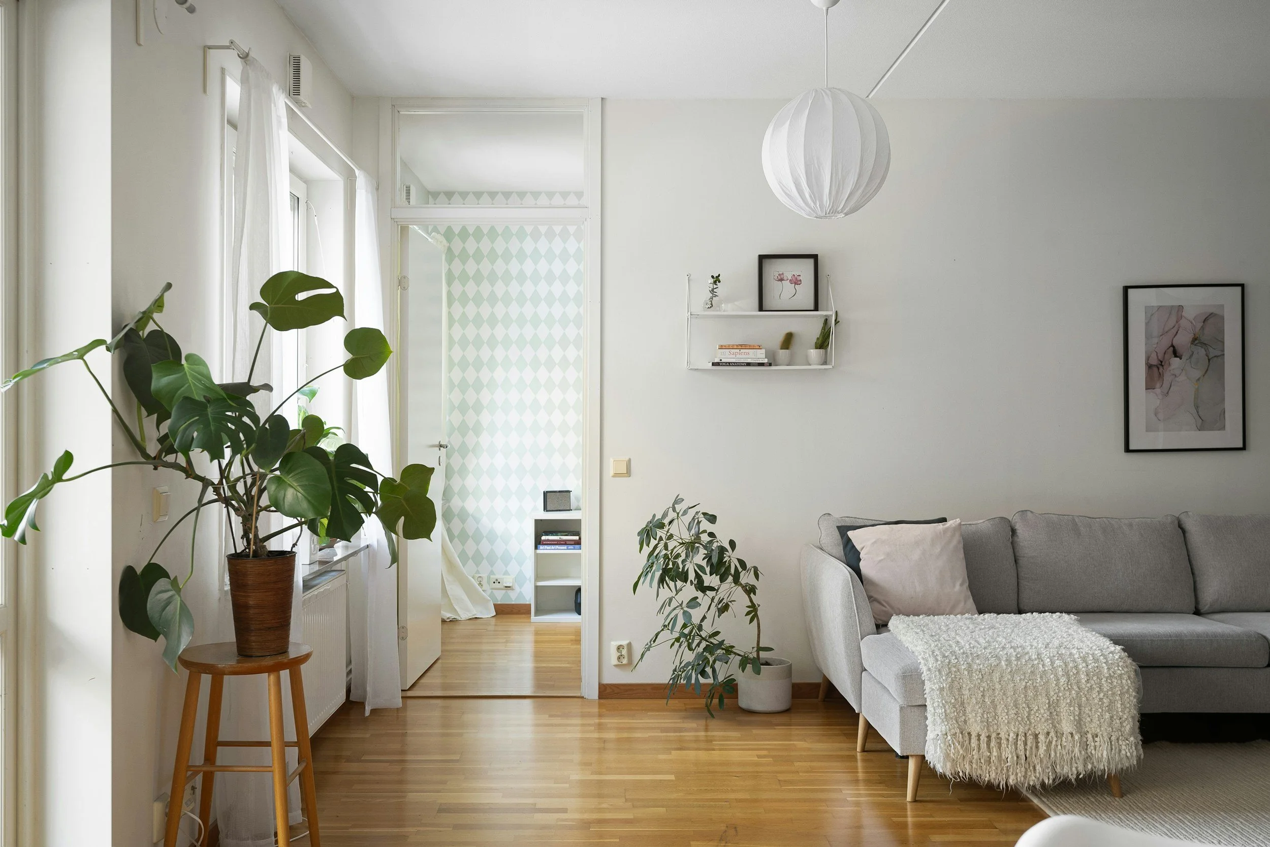 What are the financial benefits of energy-efficient homes?