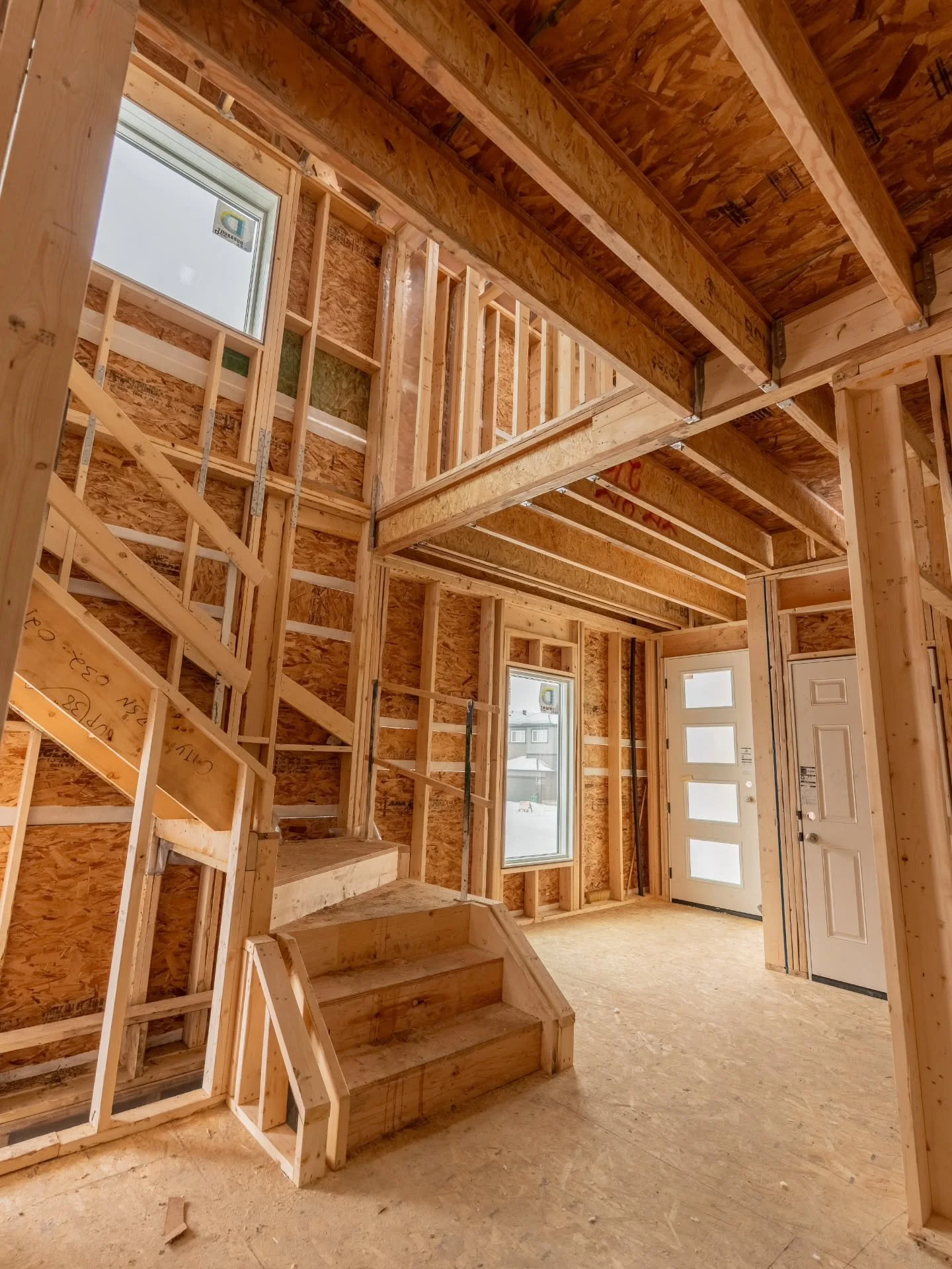 Take a peak at the interior on this recently completed frame for @daytonahomesyeg in Crystallina Nera!

Get quality framing inside and outside!
Link in bio for our services or a quote!

Builder: @daytonahomesyeg 
Shot by: @hammerwoodmedia 

#framing 