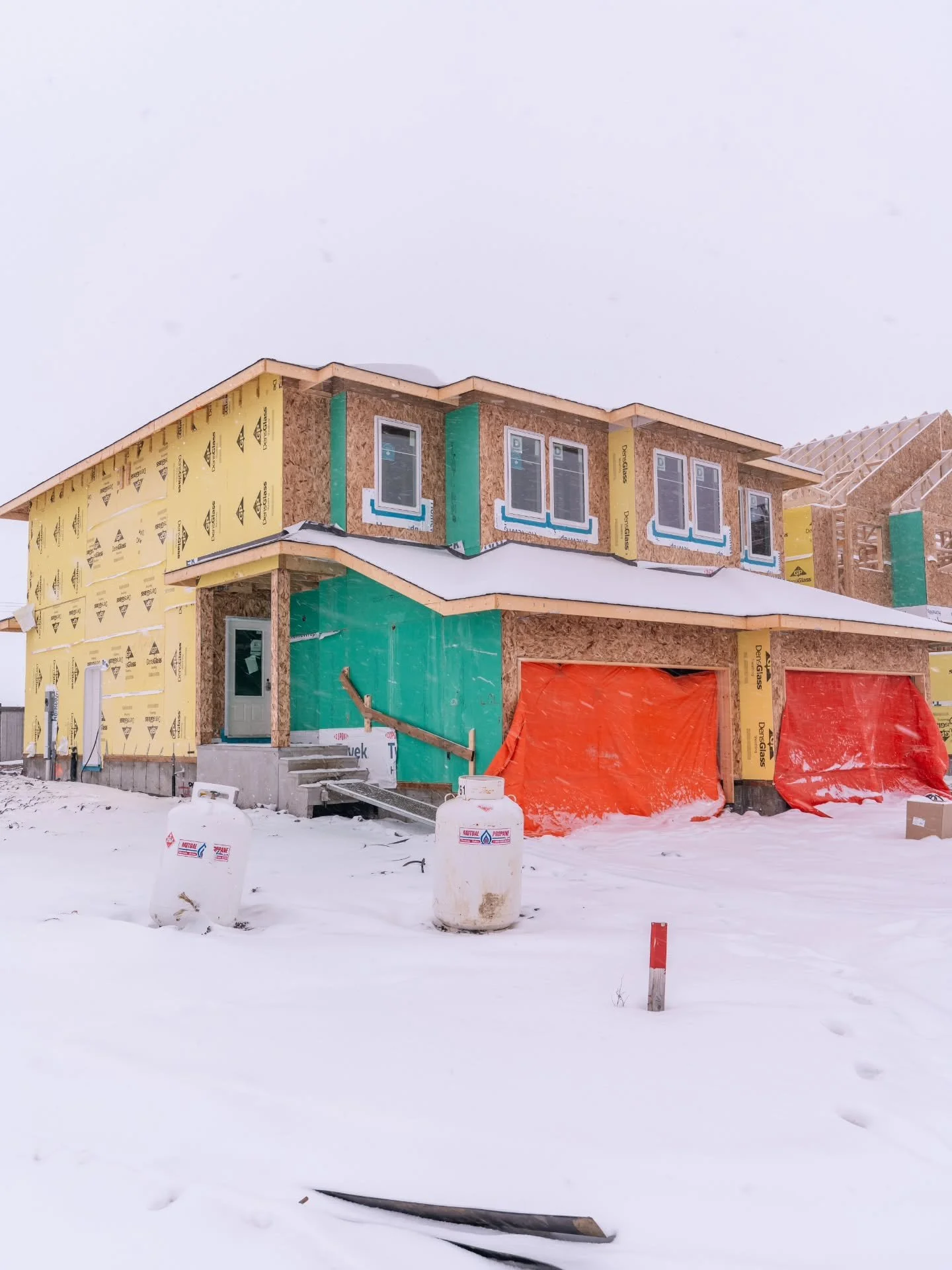 A job well done on this frame for @builtbyakash in Morinville!

Meeting your framing needs all across Alberta!
Link in bio for our services or a quote!

Builder: @builtbyakash 
Shot by: @hammerwoodmedia 

#framing #morinville #winterconstruction #con